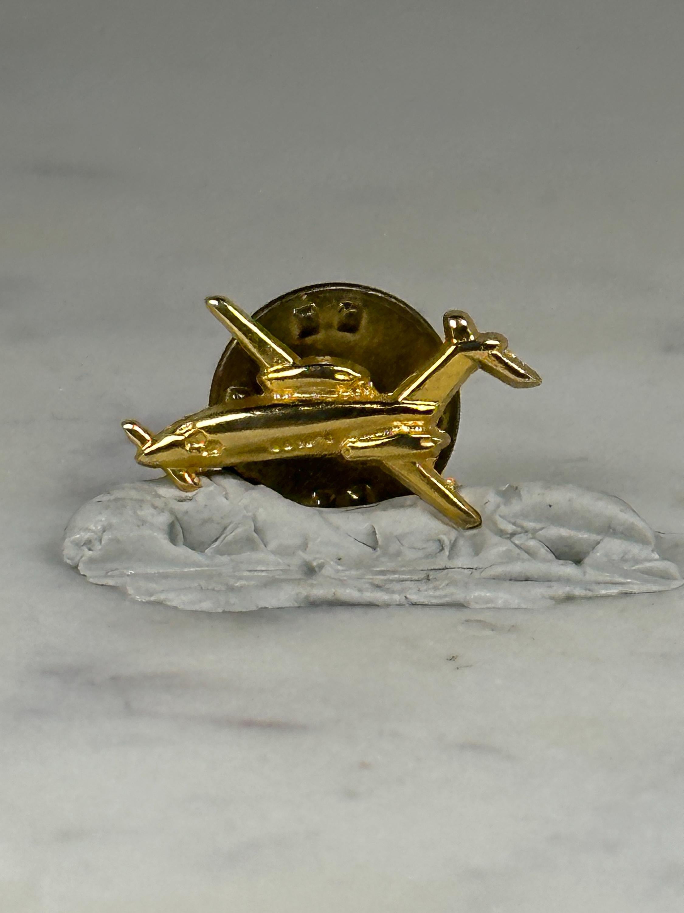 Airplane Lapel Pin: Gold Tone Jet Plane - Vintage Travel Accessory