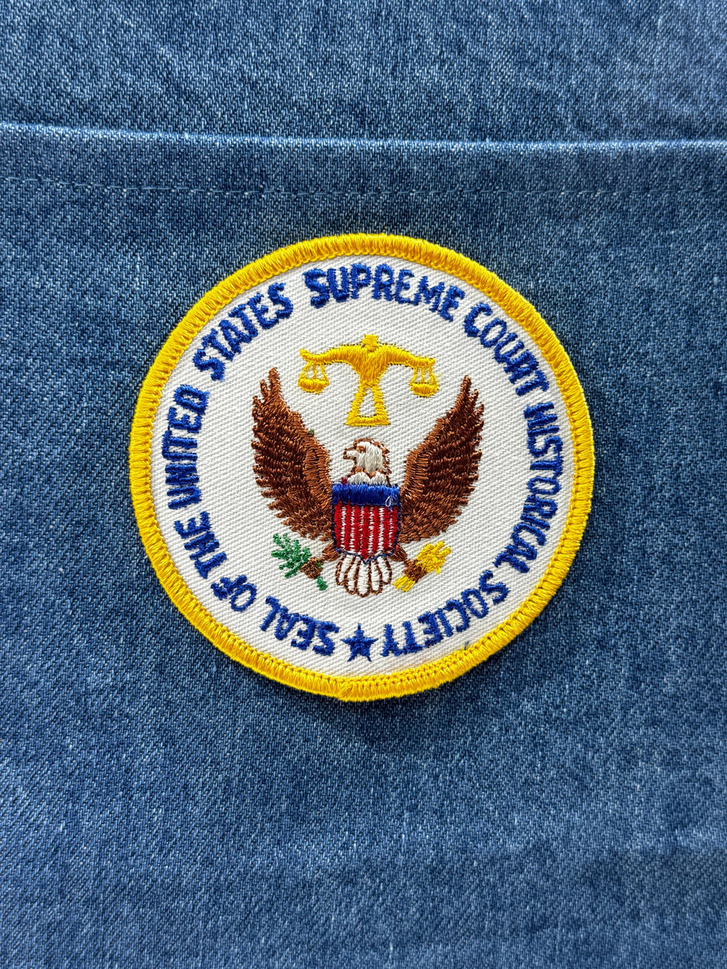 Supreme Court Historical Society Patch: Iron-On White/Gold Round - Government Accessory