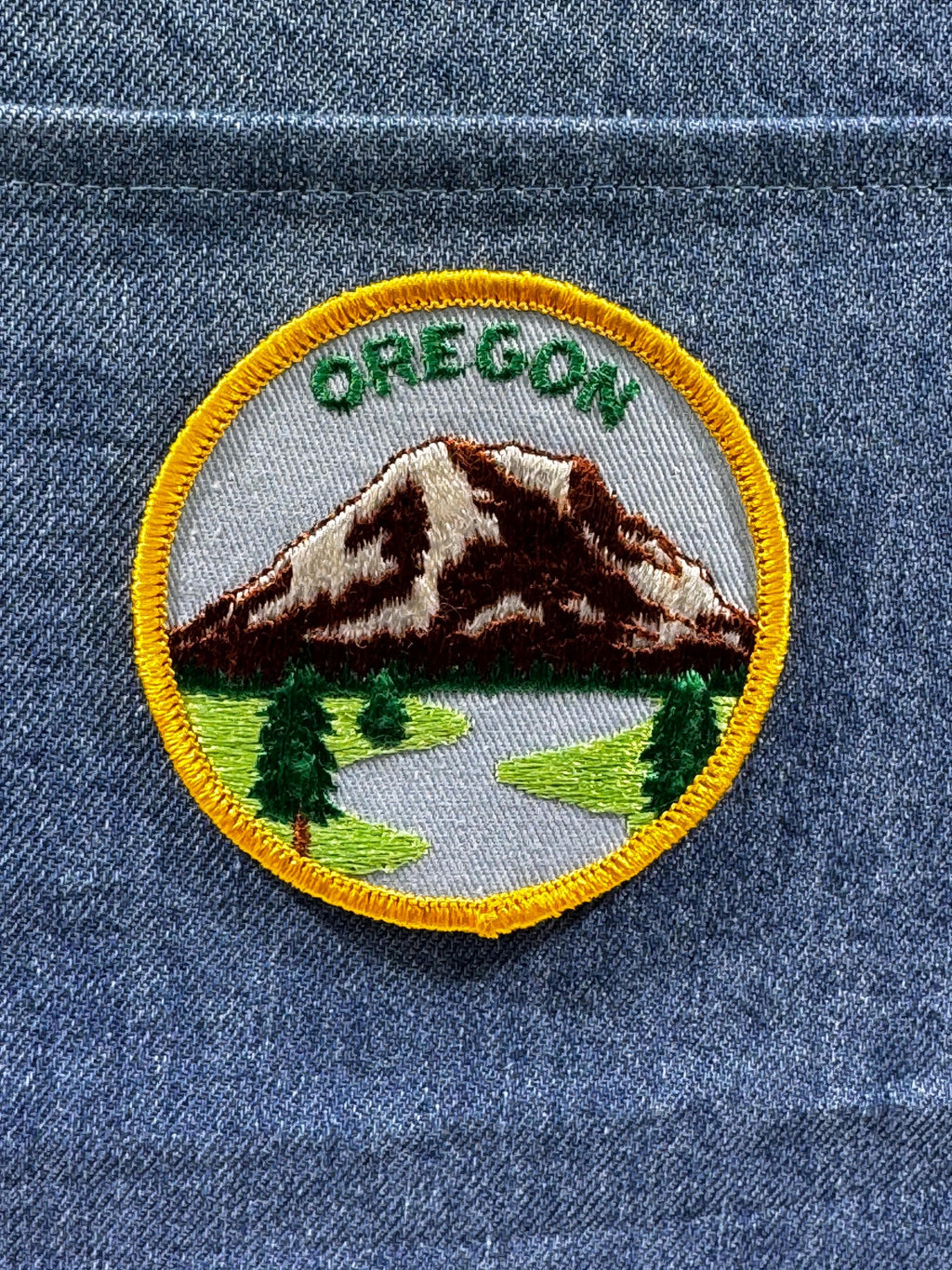 Oregon Collectable Patch: Iron-On Round Landscape - Vintage Travel Accessory
