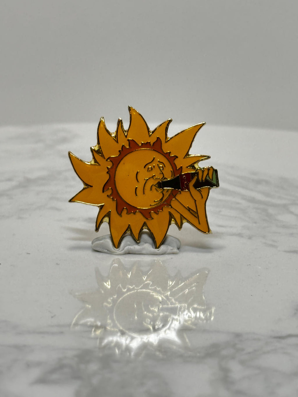 Sun Drinking Coca-Cola Enamel Pin: Retro Yellow & Blue - 90s Summer Accessory