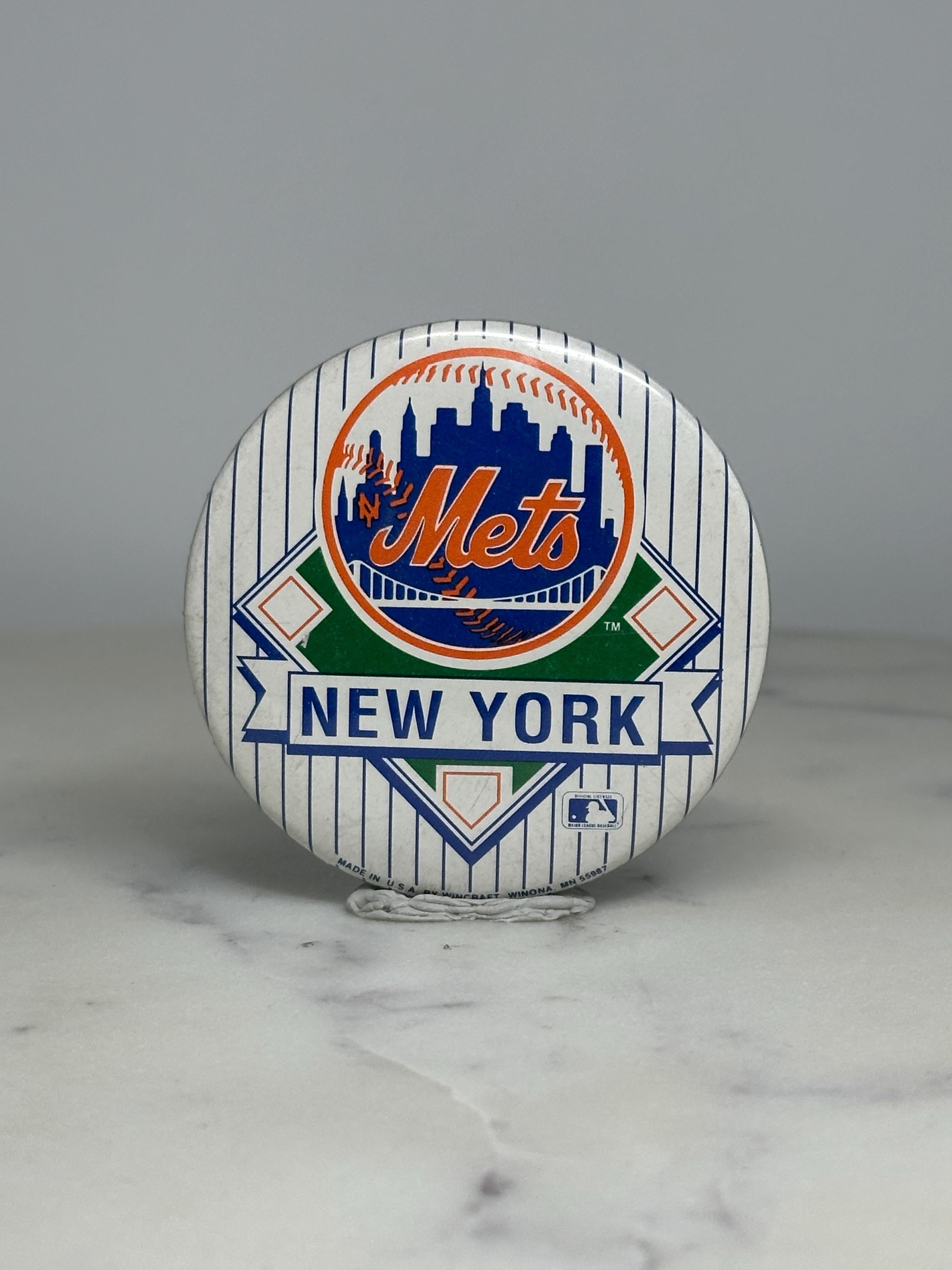 New York Mets Button Pin: Classic MLB Logo - Vintage Sports Accessory