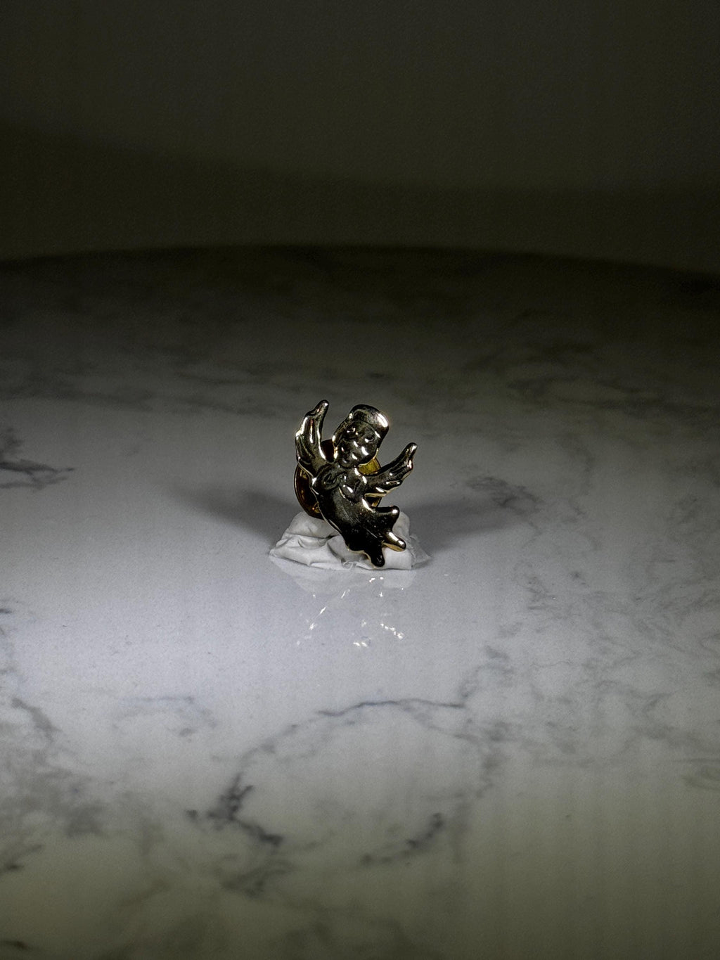 Flying Baby Angel Pin: Gold Tone Finish - Vintage Accessory