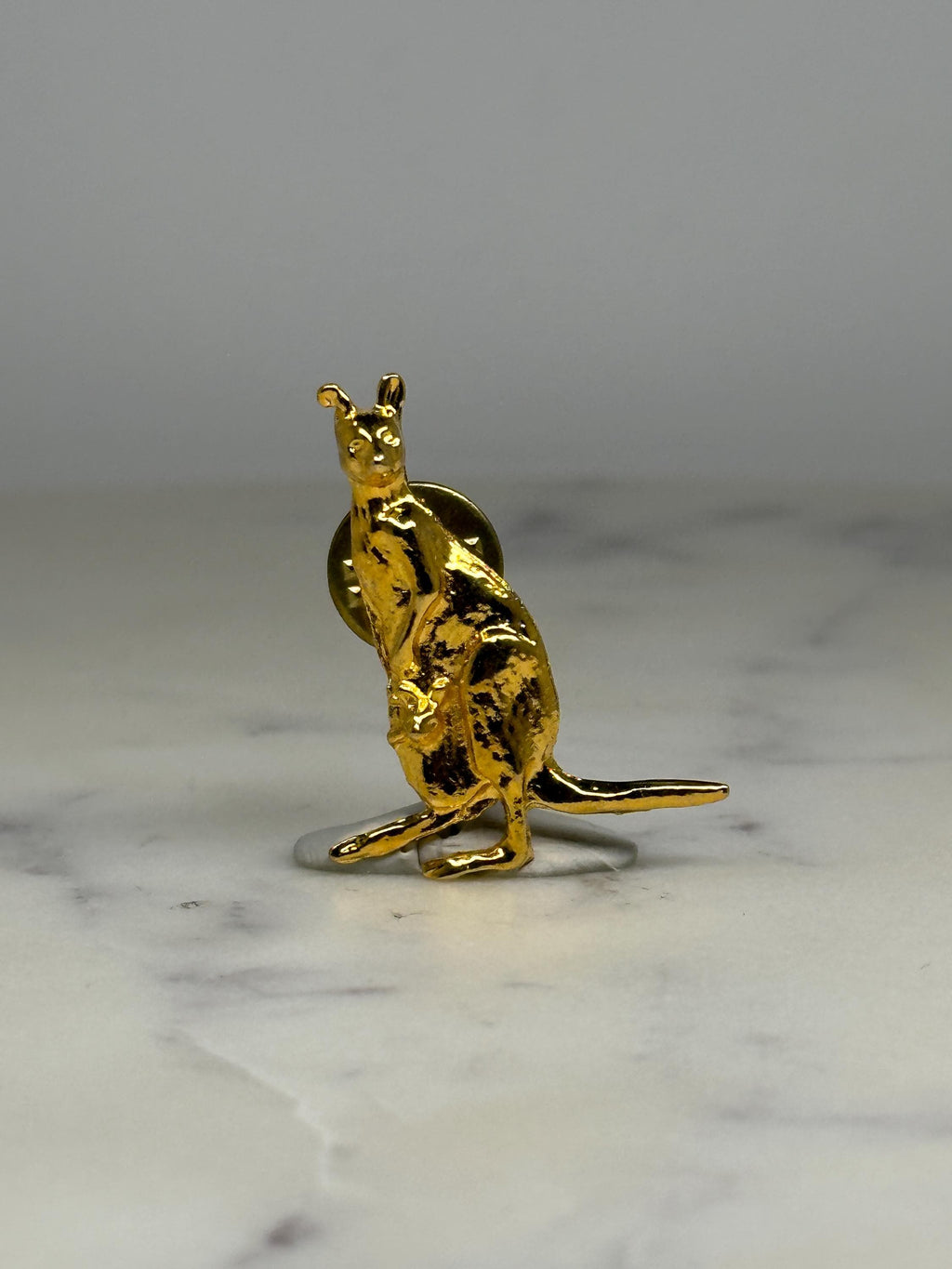 Kangaroo Lapel Pin: Gold-Tone Finish - Vintage Animal Accessory