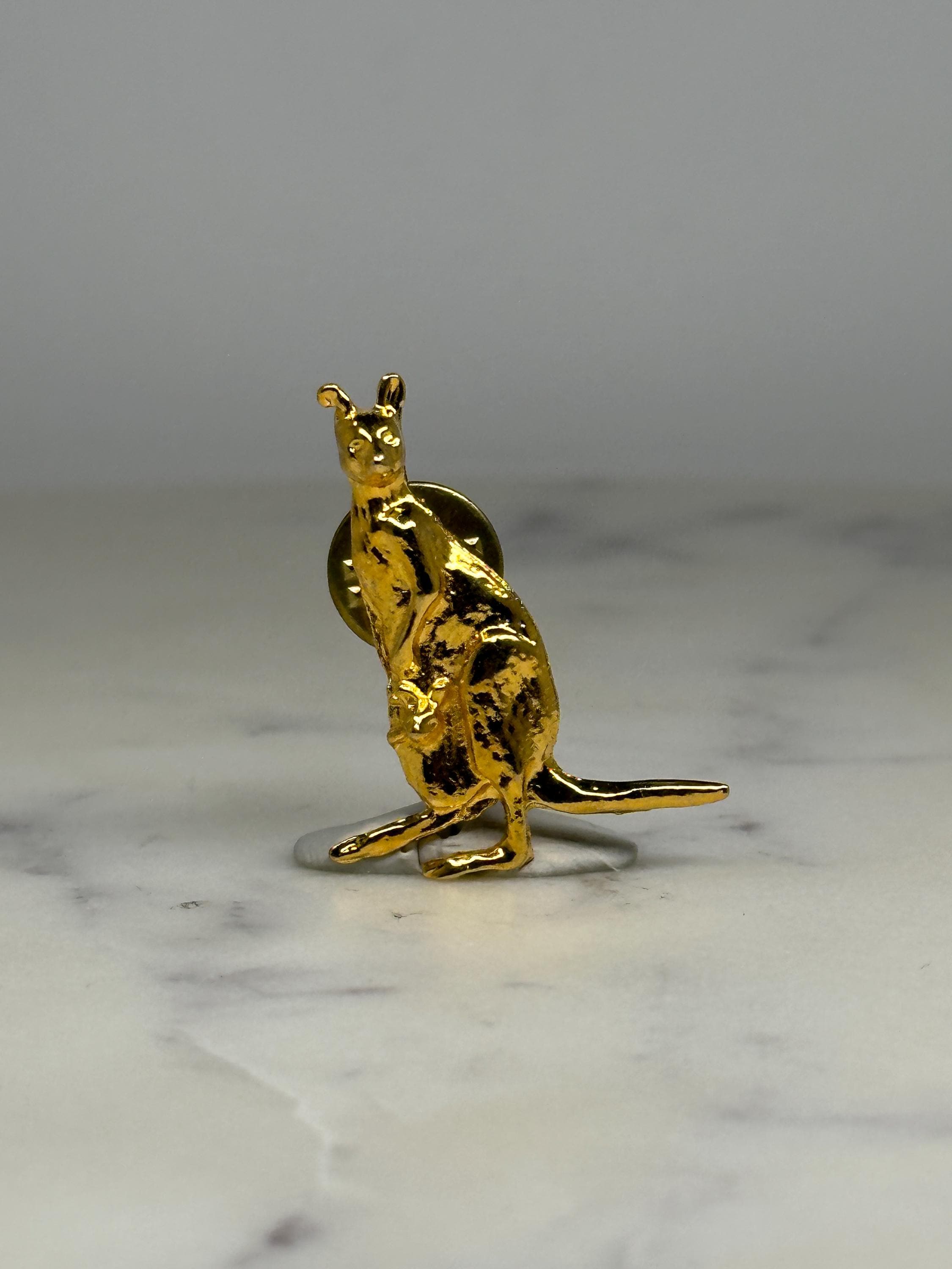 Kangaroo Lapel Pin: Gold-Tone Finish - Vintage Animal Accessory