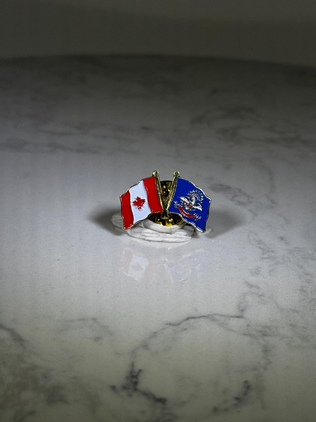 Canada-New York Flag Pin: Gold Tone Enamel - International Relations Accessory