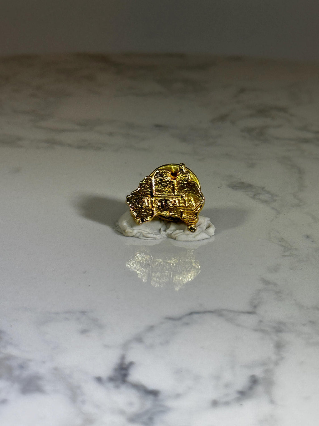 Australia Souvenir Pin: Gold Tone Finish - Vintage Travel Accessory