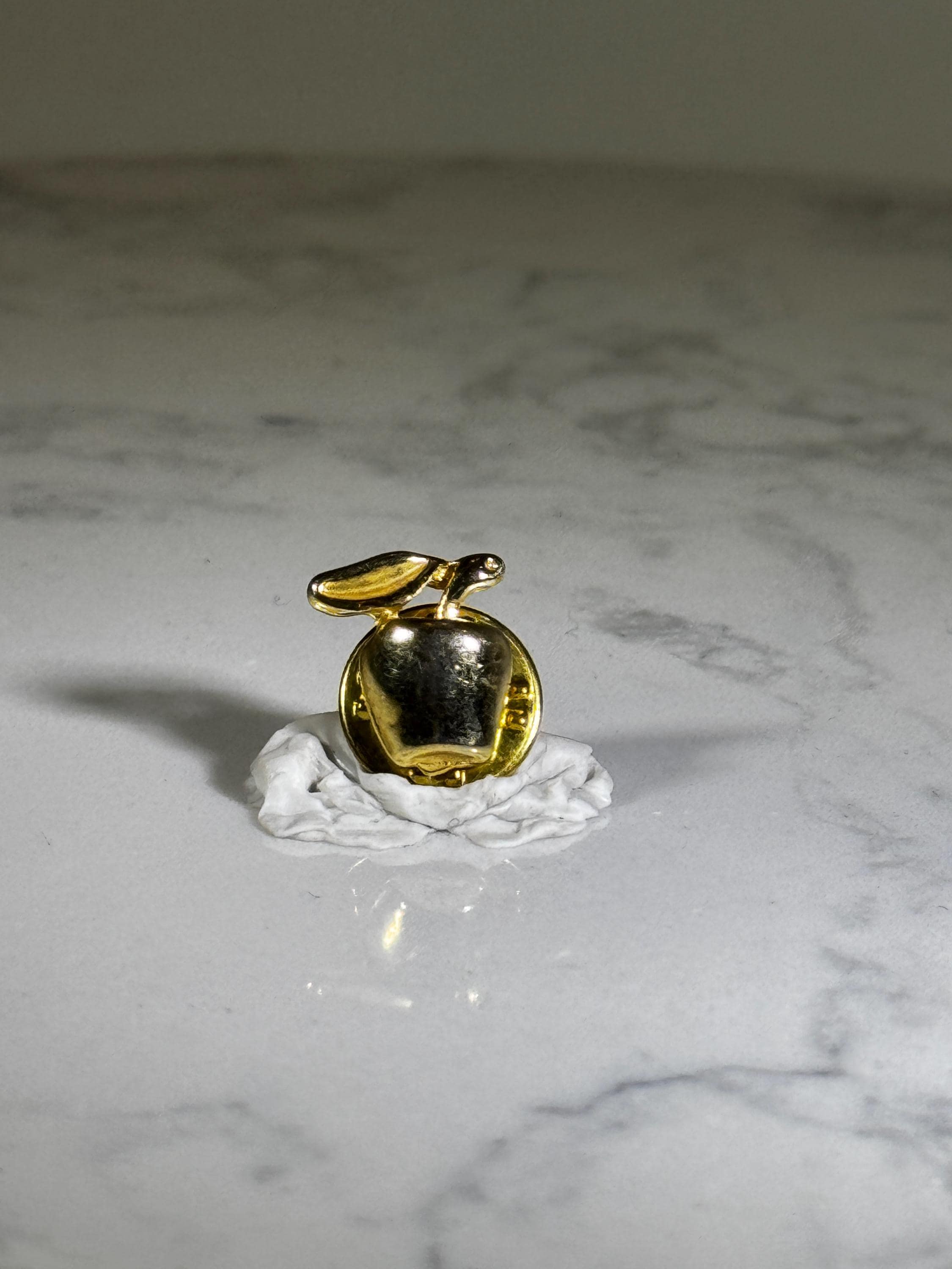 Vintage Apple Lapel Pin: Gold Tone Finish - Teacher Accessory