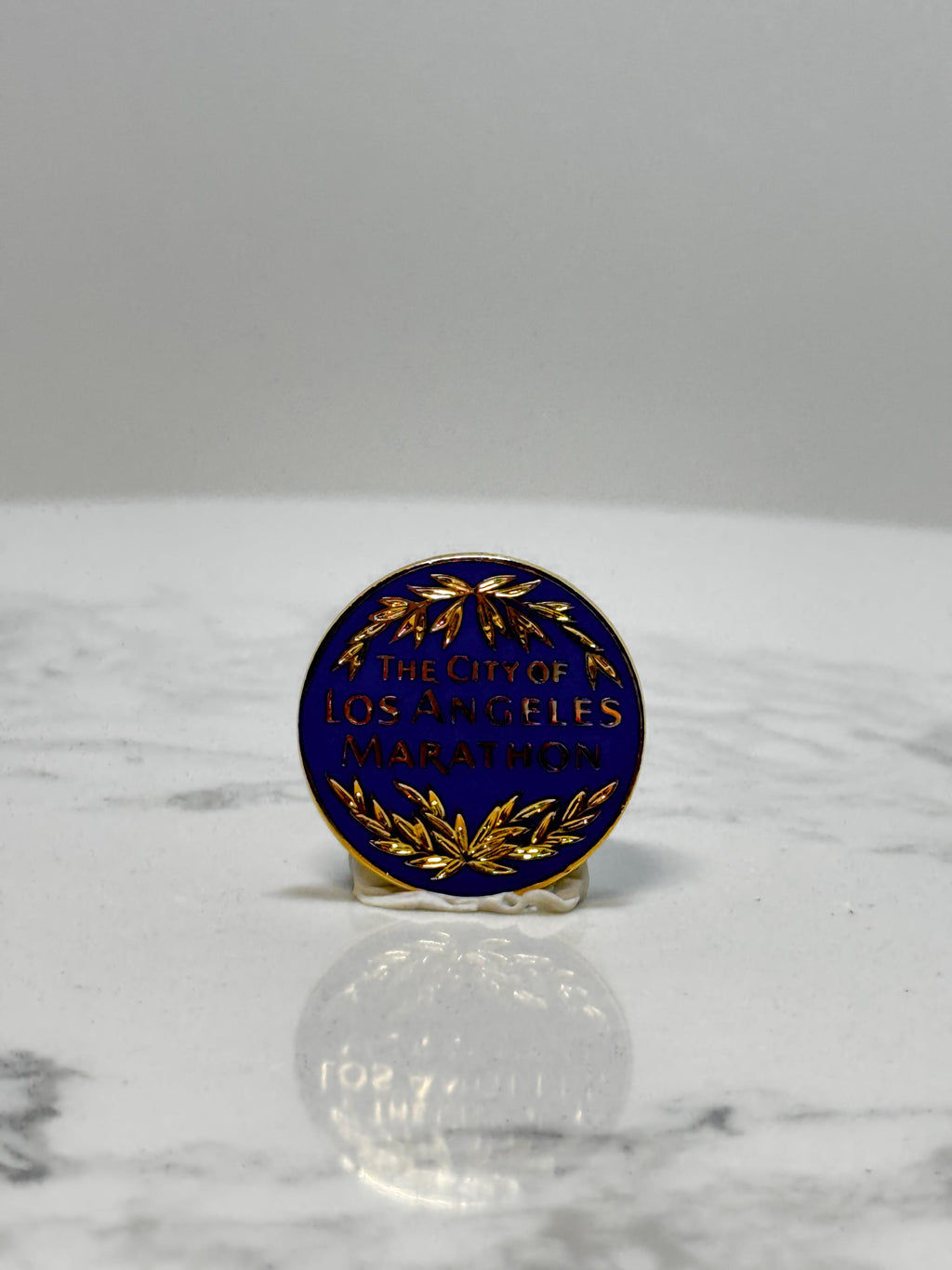 Los Angeles Marathon Pin: Gold Laurel on Blue - Athletic Event Accessory