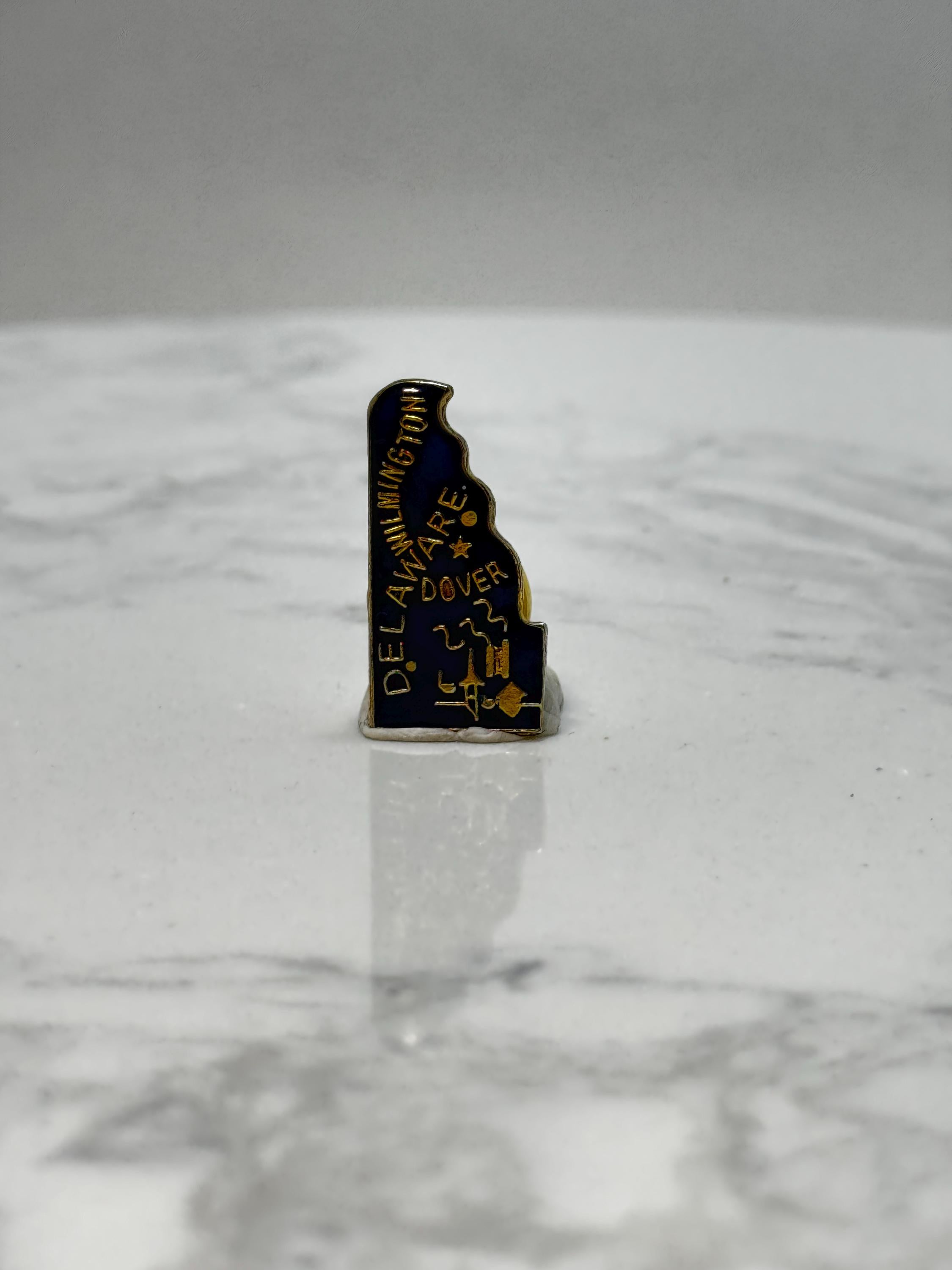 Delaware State Souvenir Pin: Gold Outline on Navy - Vintage Travel Accessory