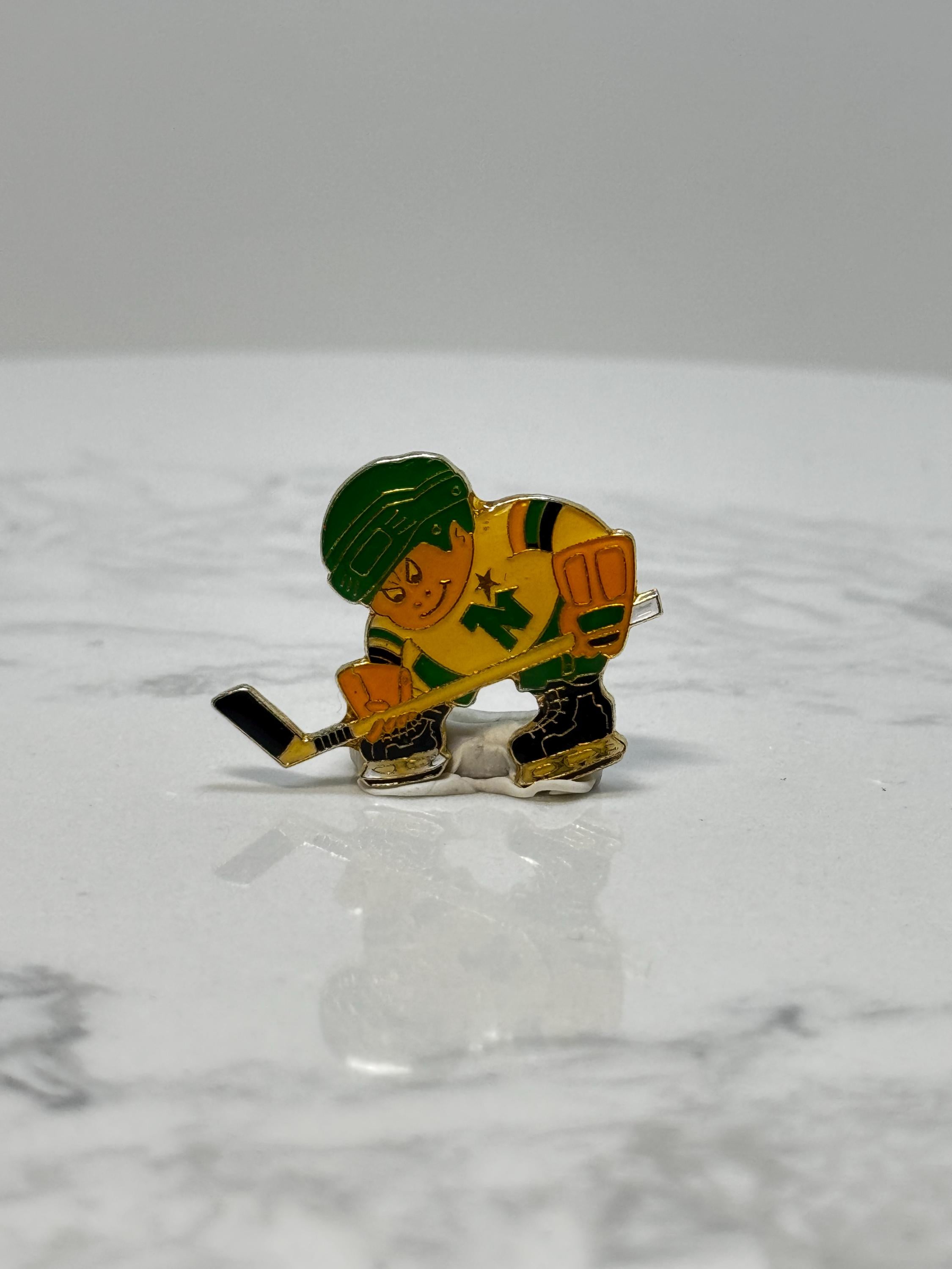 Vintage Hockey Player Pin: Yellow Green Enamel - Retro Sports Accessory