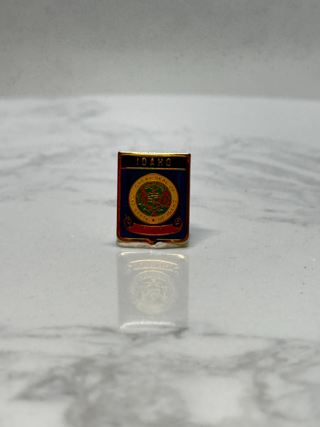 Idaho State Seal Pin: Red Blue Gold Enamel - Vintage Souvenir Accessory