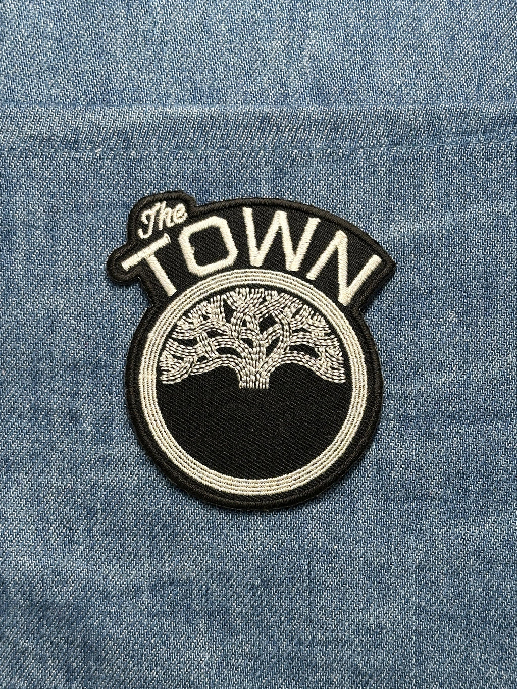 Golden State The Town Collectable Patch: Black & White Emblem - NBA Accessory