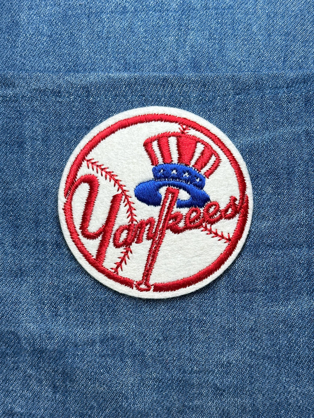 Yankees Collectable Patch: Classic Red White Blue - Sports Fan Accessory