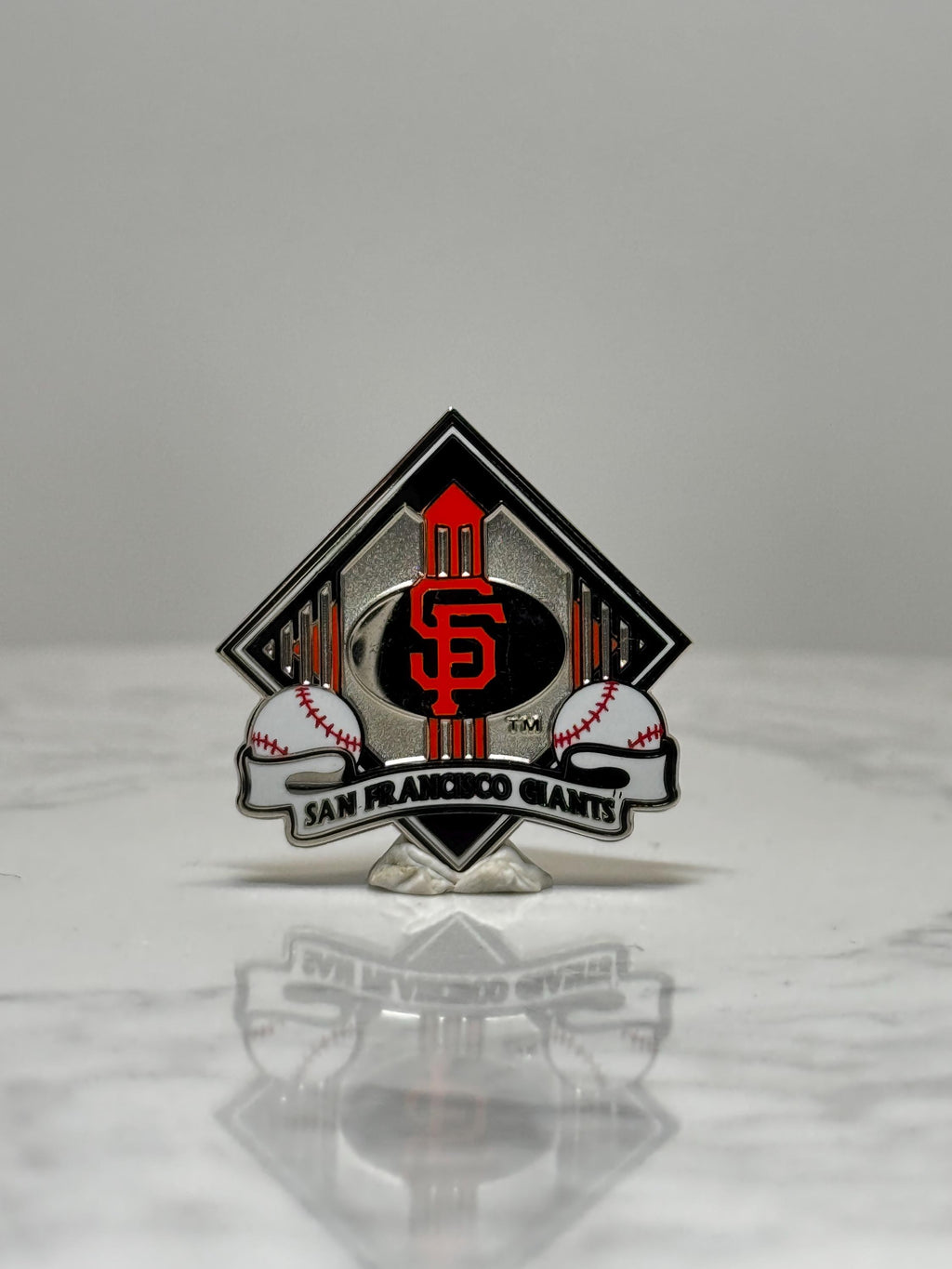 San Francisco Giants Baseball Pin: Silver & Red Enamel - Sports Fan Accessory