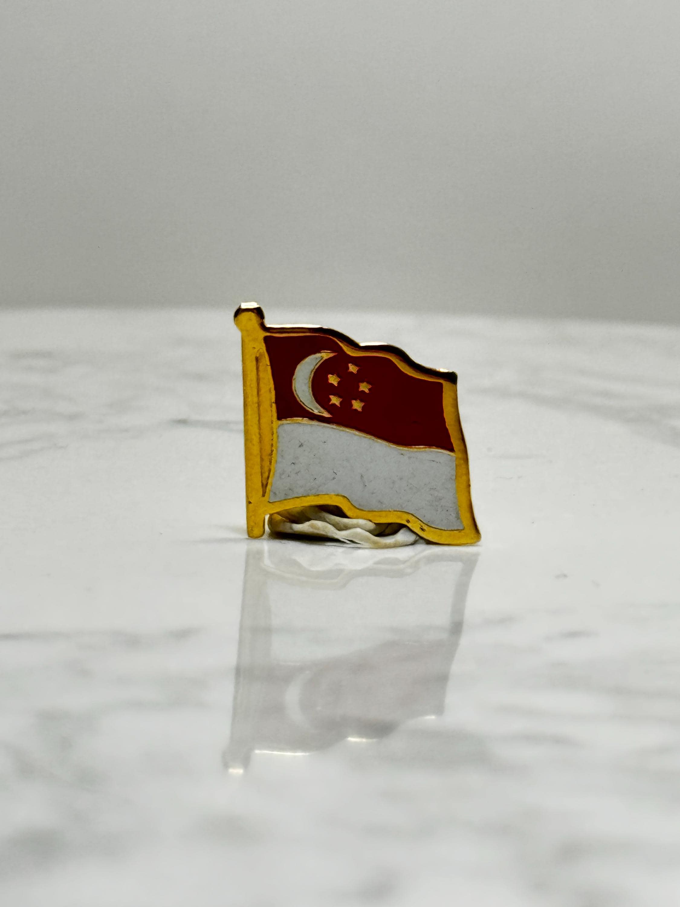 Singapore Flag Pin: Red White Gold Enamel - Travel Souvenir Accessory