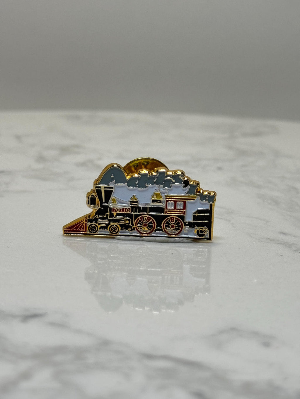 Vintage Train Locomotive Pin: Gold Enamel Finish - Railroad Collectible Accessory