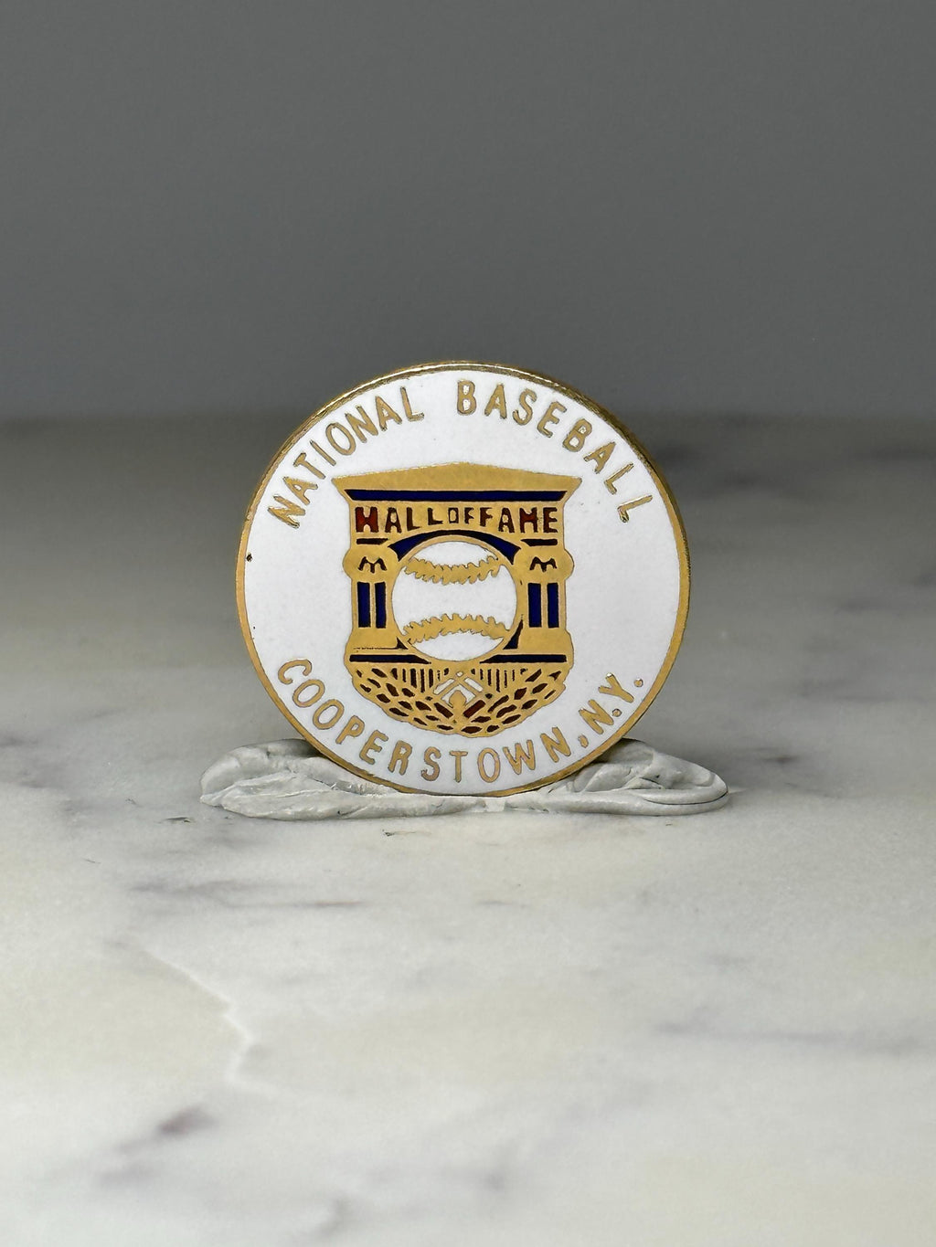 National Baseball Hall of Fame Pin: Gold Enamel - Sports Souvenir
