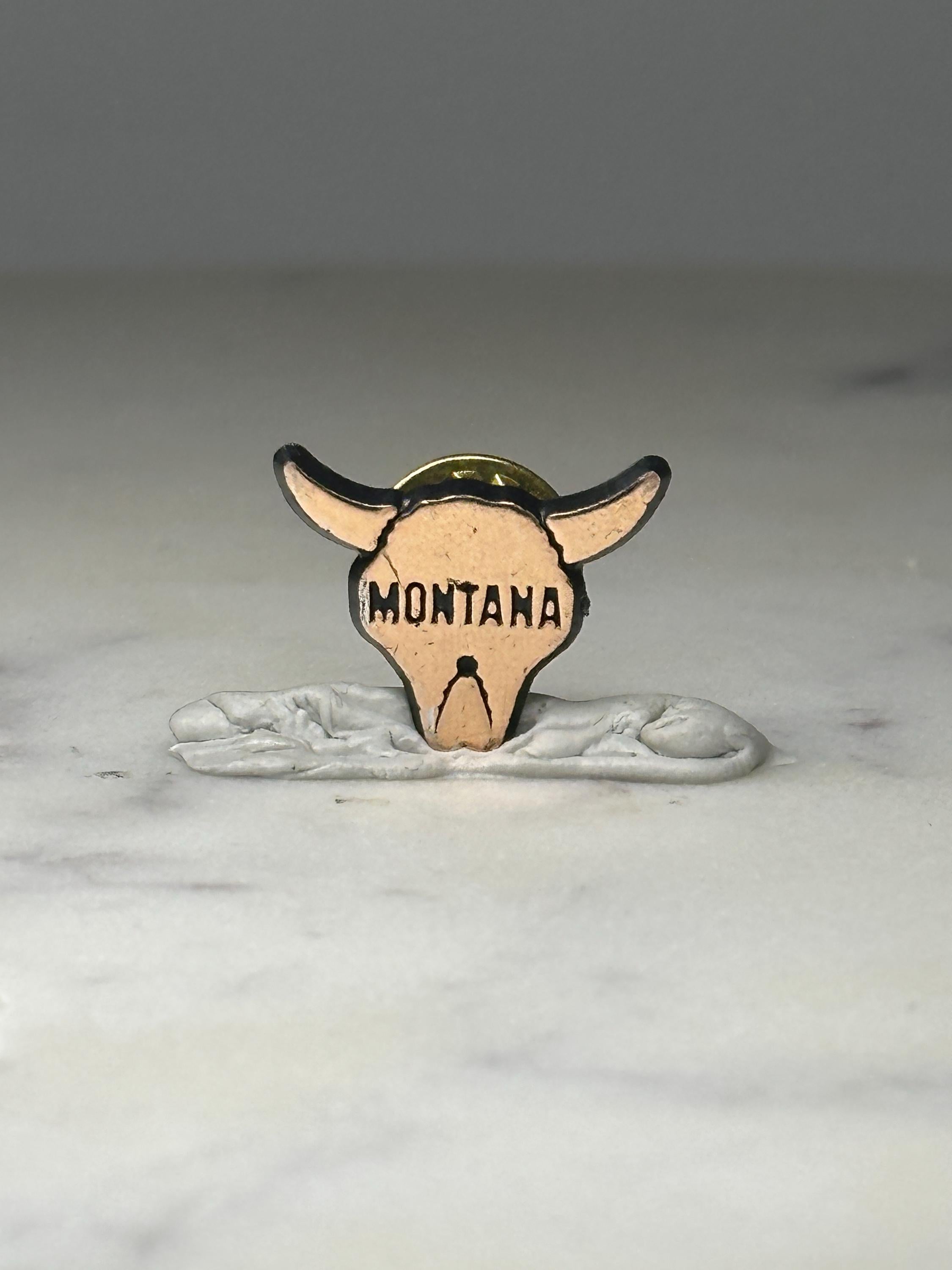 Montana Longhorn Skull Lapel Pin: Gold Tone Enamel - Western Souvenir Accessory