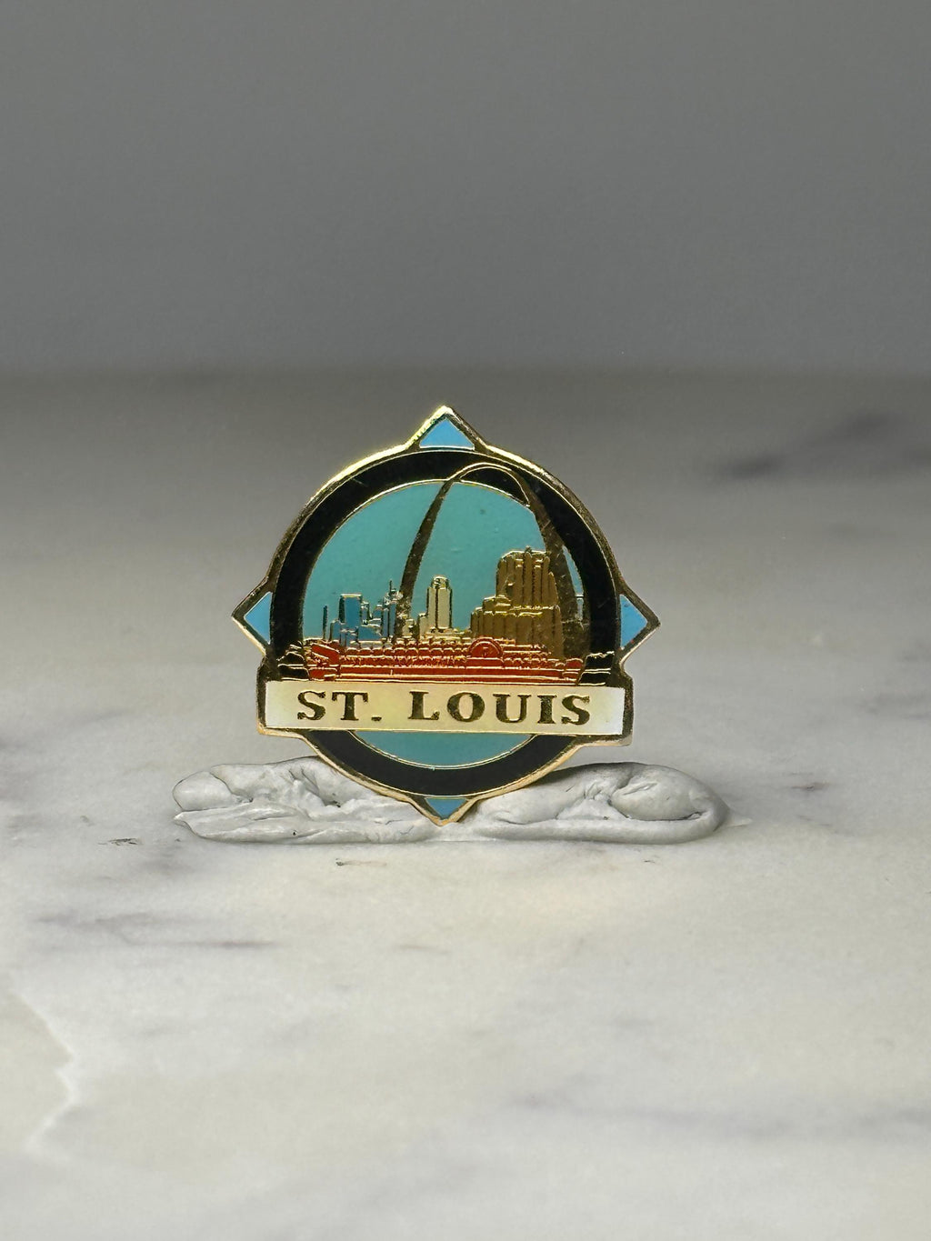 St Louis Skyline Souvenir Pin: Gold Tone Enamel - City Landmark Accessory