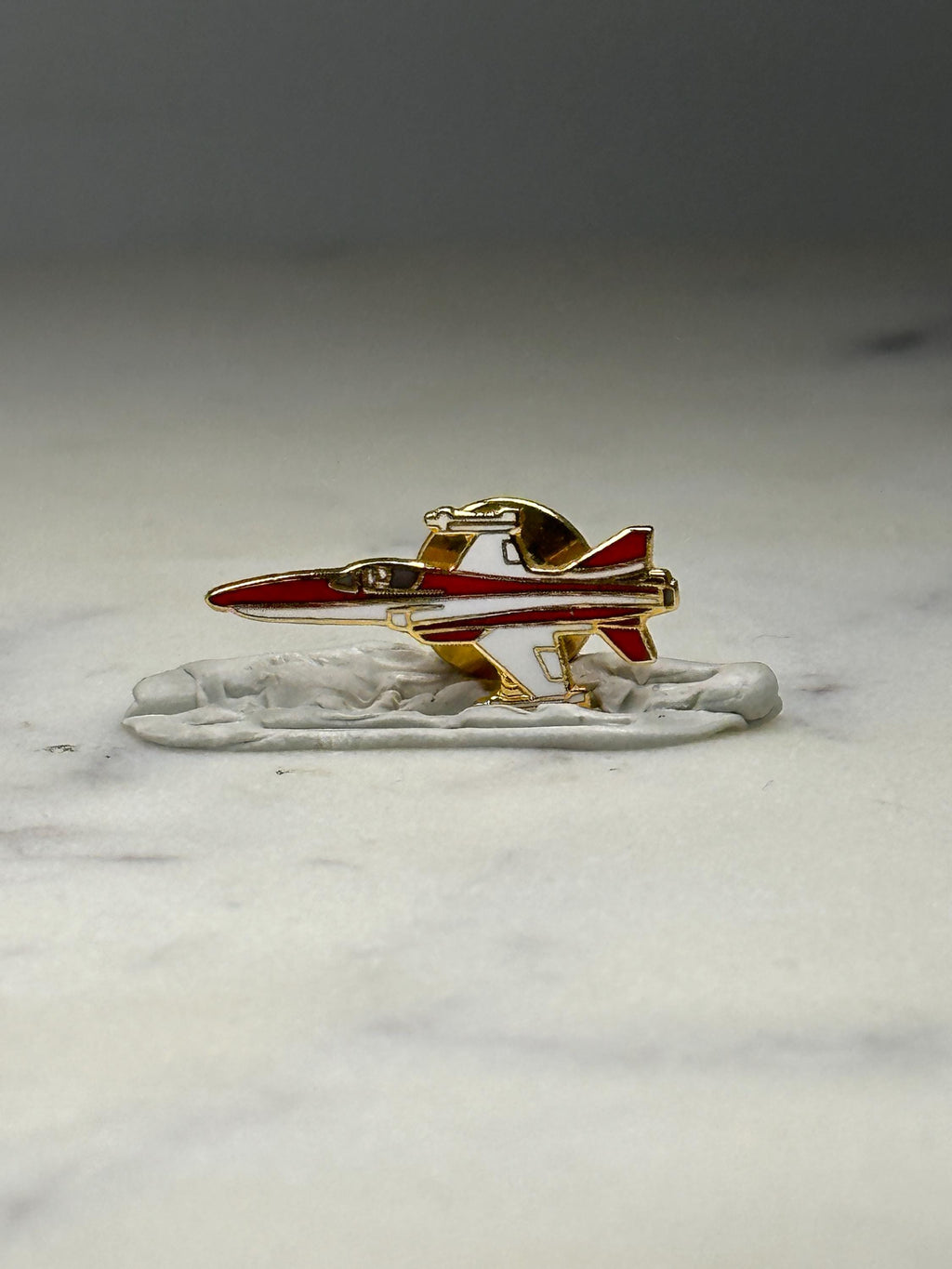Red White Fighter Jet Pin Gold Tone Enamel Aviation Lapel Pin
