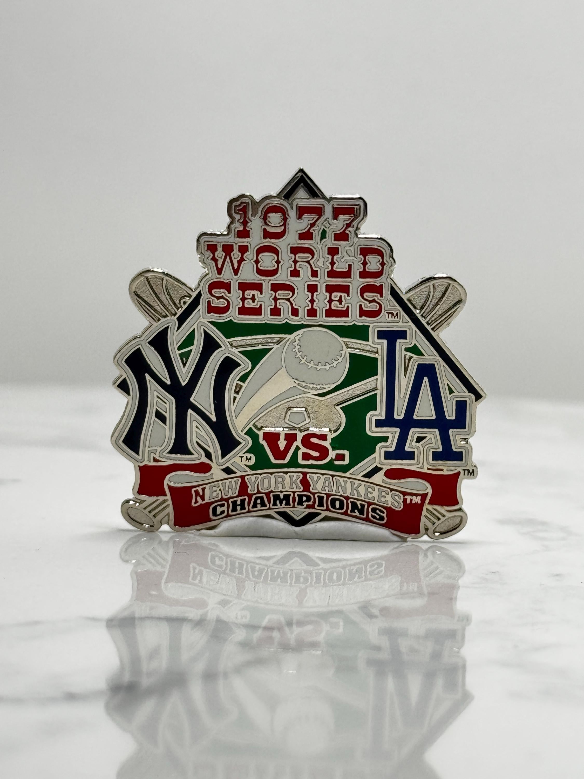 1977 World Series Baseball Pin: Enamel MLB - Yankees vs Dodgers Accessory
