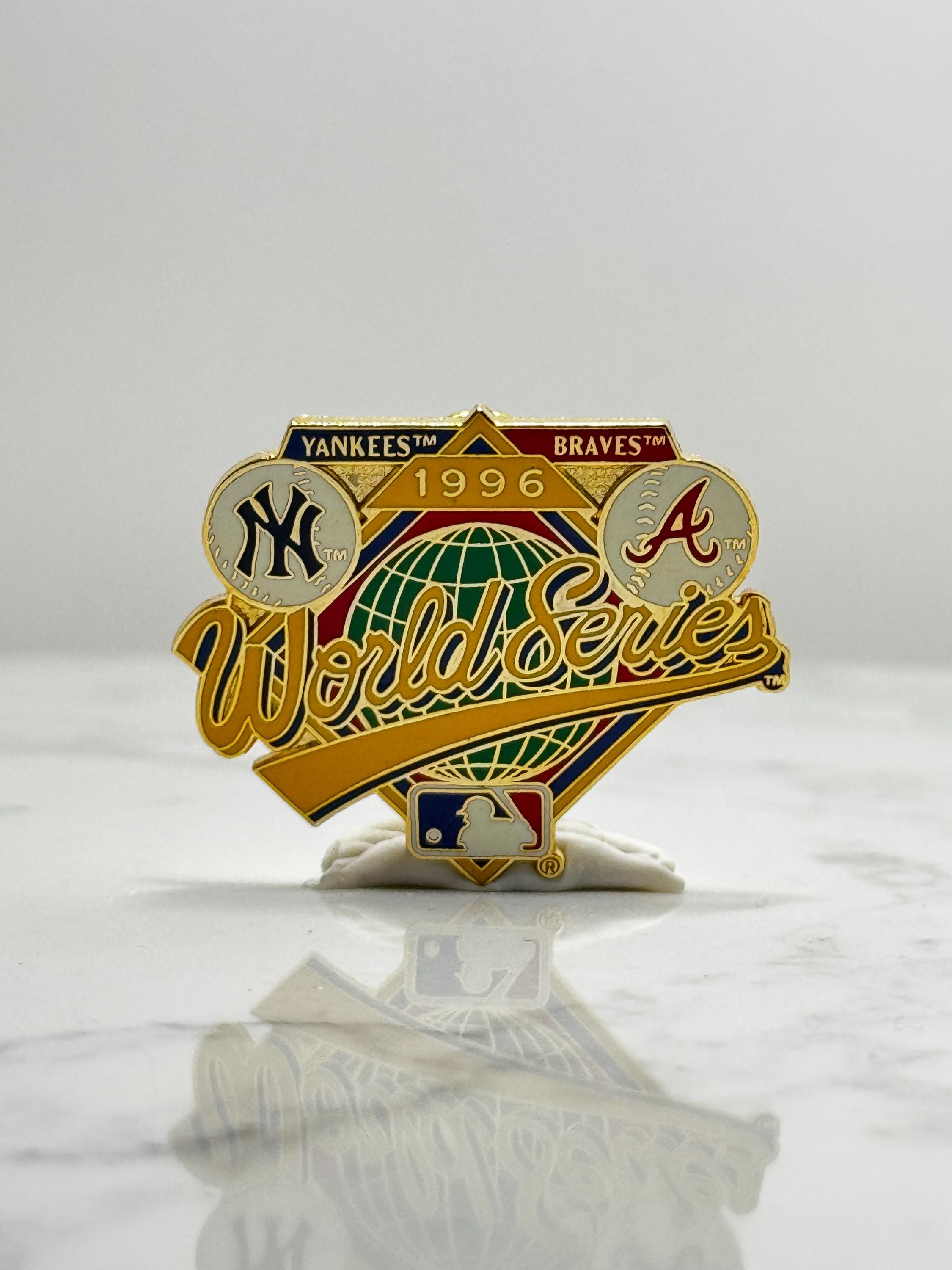 1996 World Series Baseball Pin: Gold Enamel - MLB Yankees Braves