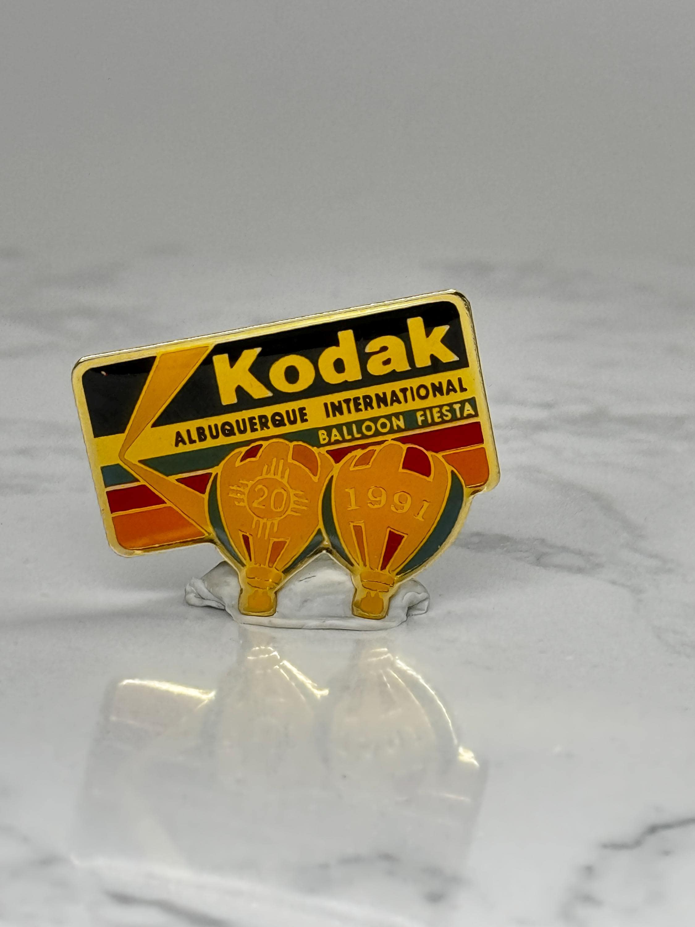 Kodak Balloon Fiesta Pin: Gold Enamel - 1991 Event Souvenir