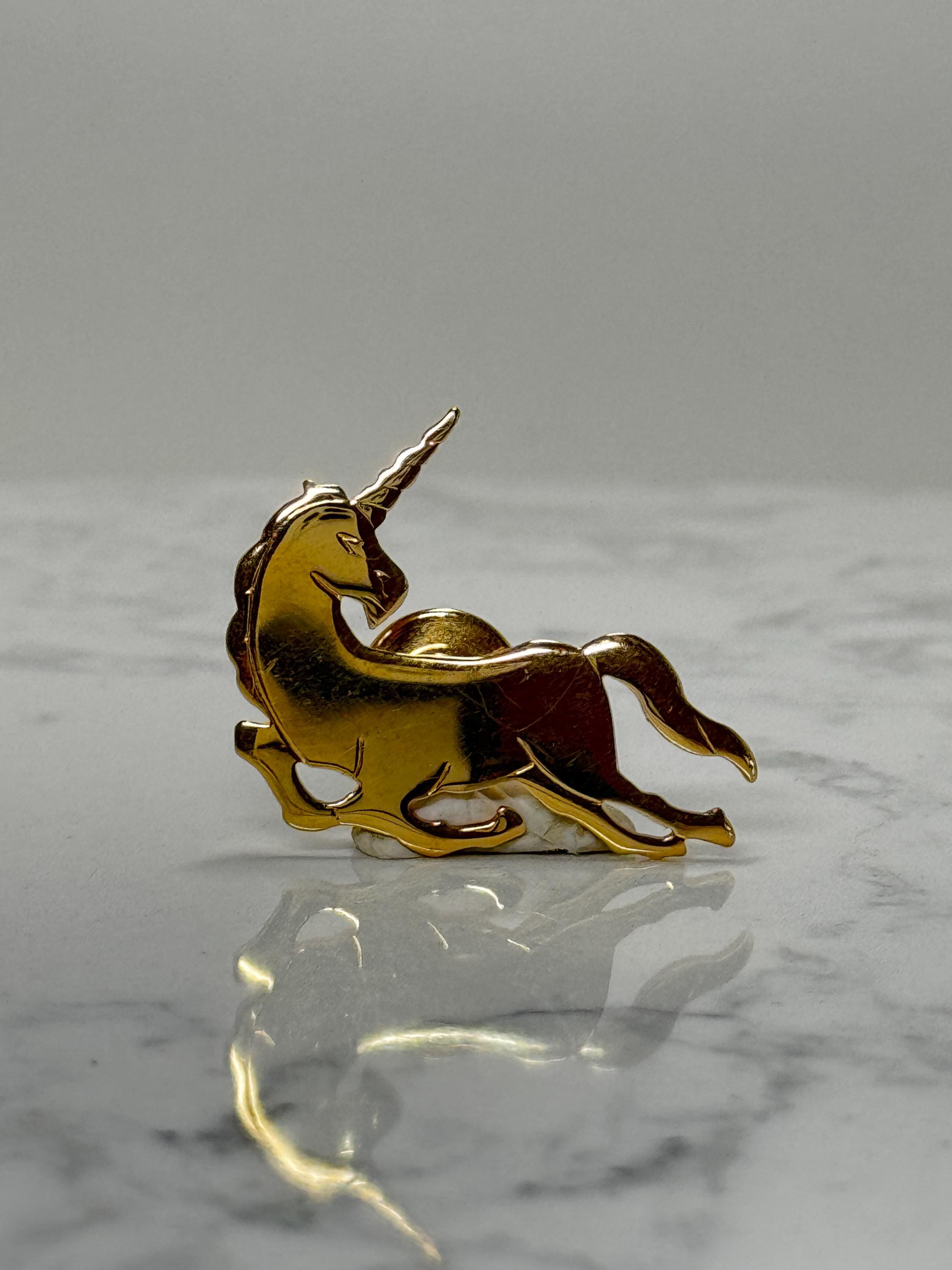 Unicorn Brooch Pin: Gold Tone Fantasy - Mythical Accessory