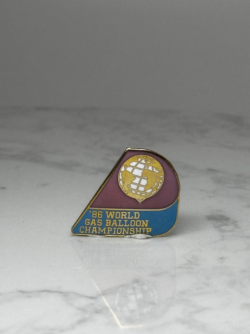 1986 World Gas Balloon Championship Pin: Enamel Gold Tone - Aviation Souvenir