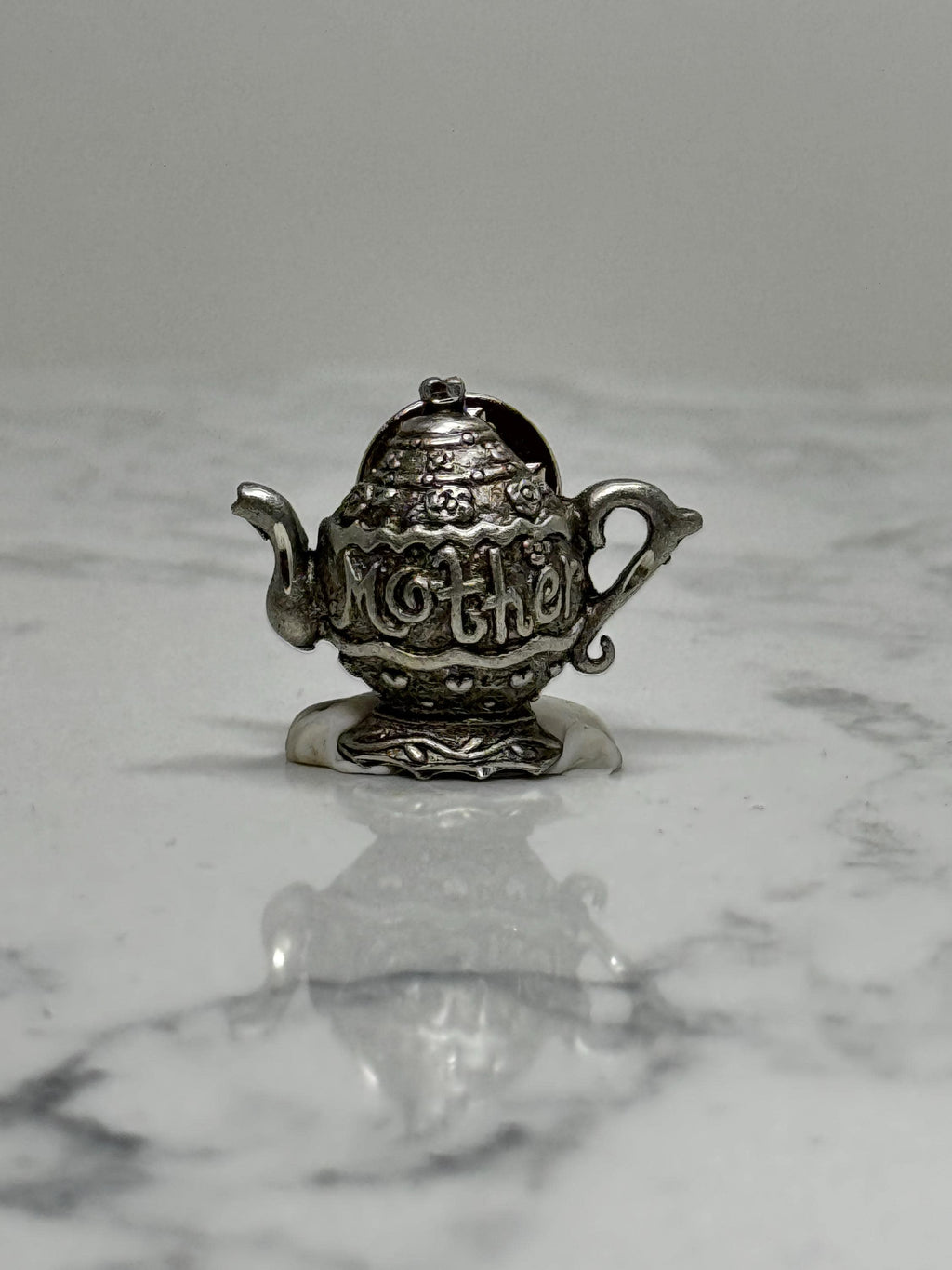 Mother Teapot Lapel Pin: Silver Tone 3D - Vintage Kitchen Accessory