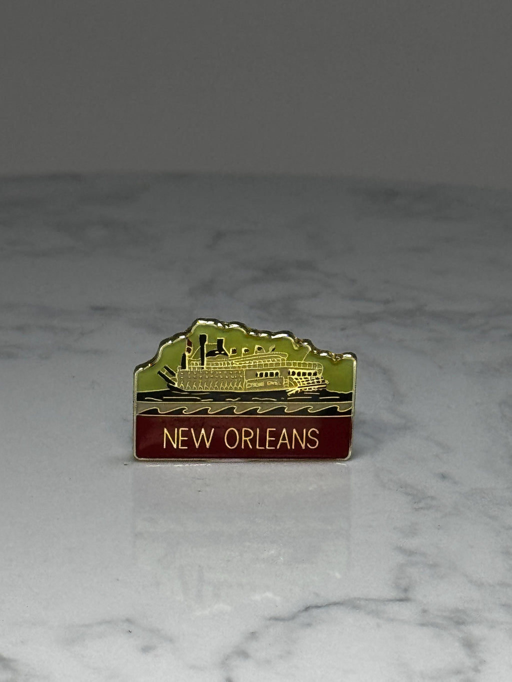 New Orleans Riverboat Pin: Gold Tone Enamel - City Souvenir Accessory