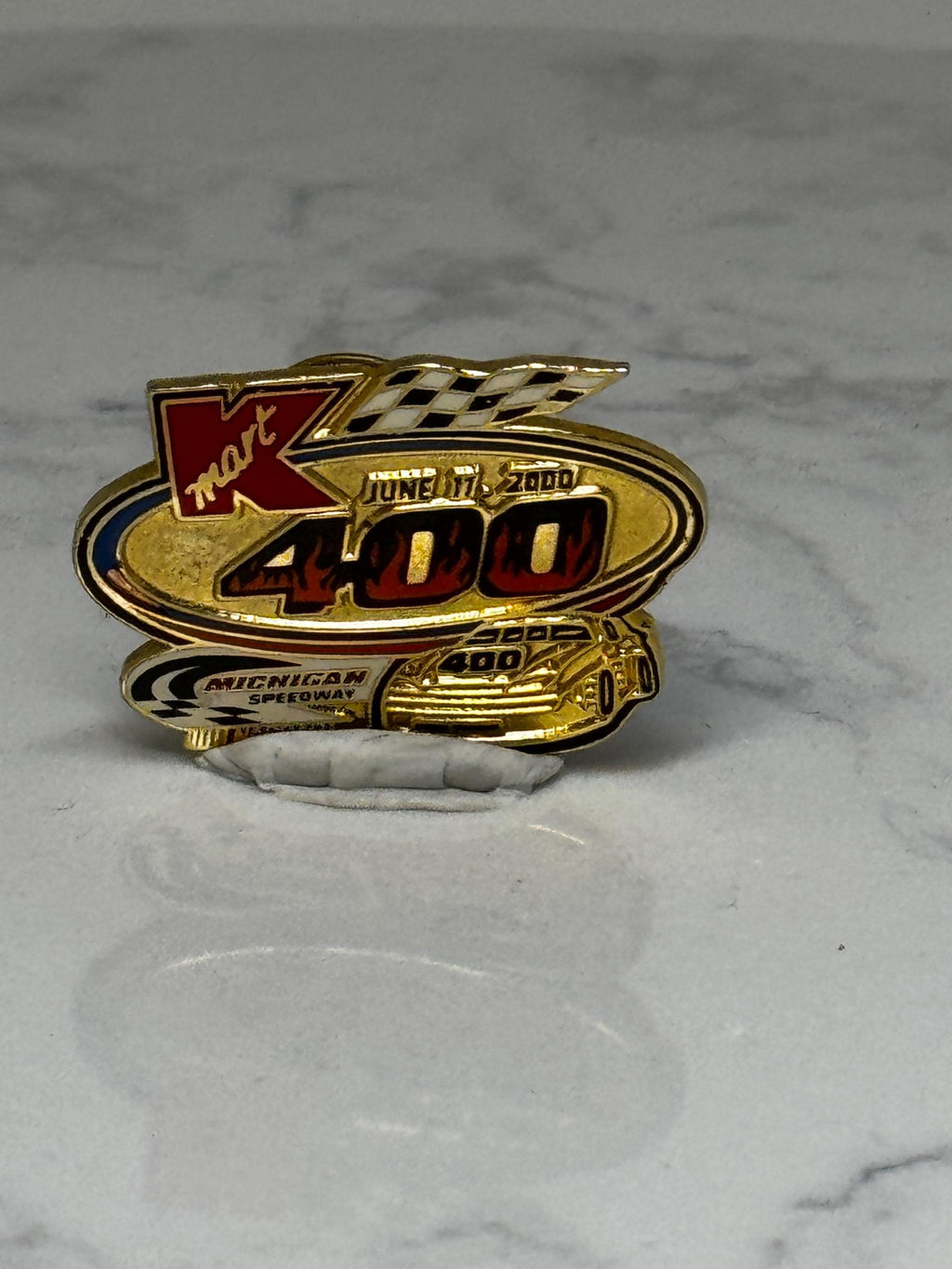 Kmart 400 NASCAR Pin: Gold Tone - 2000 Michigan Speedway Accessory