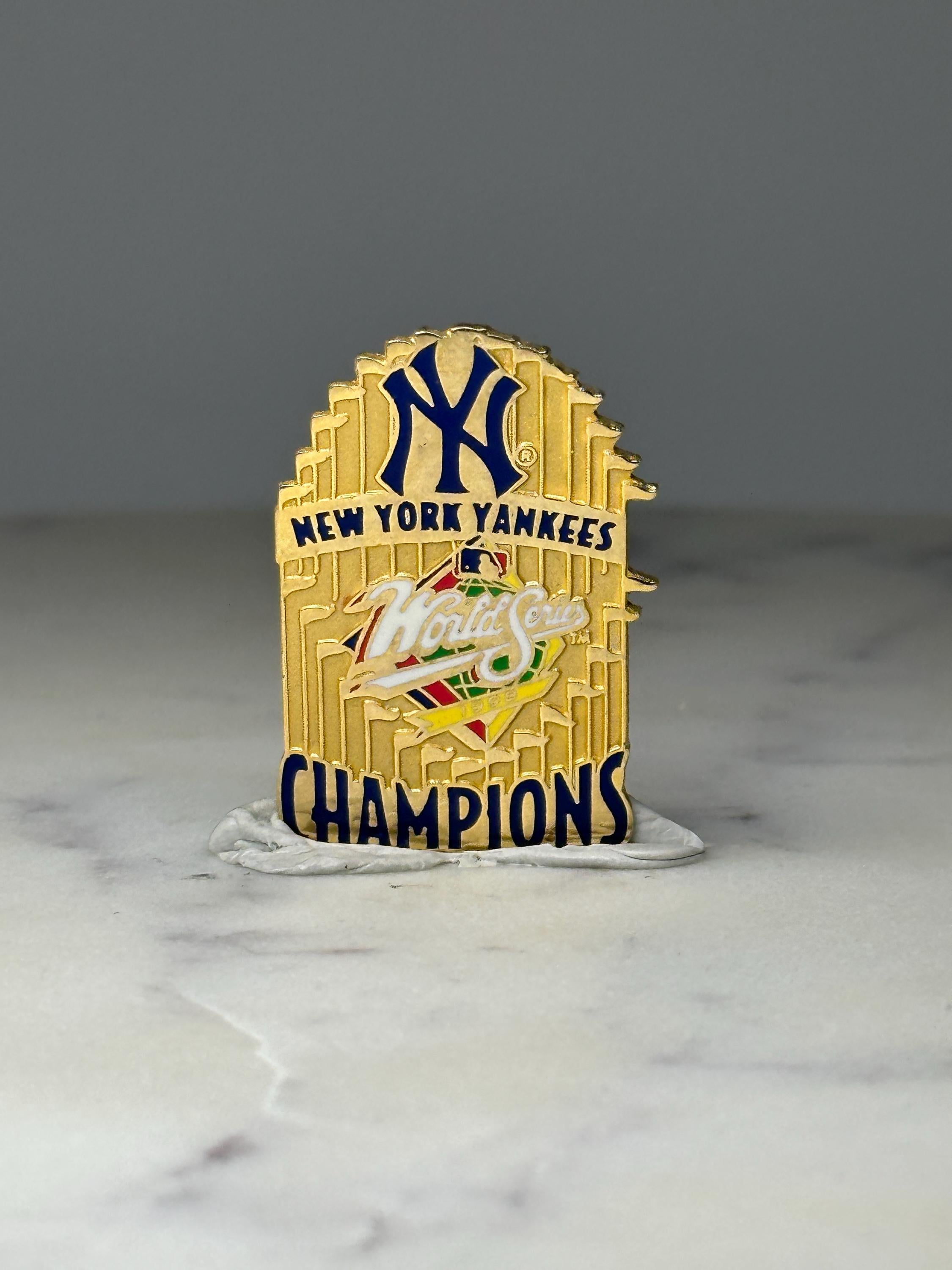 New York Yankees World Series Pin: Gold Tone - 1998 Champions Accessory