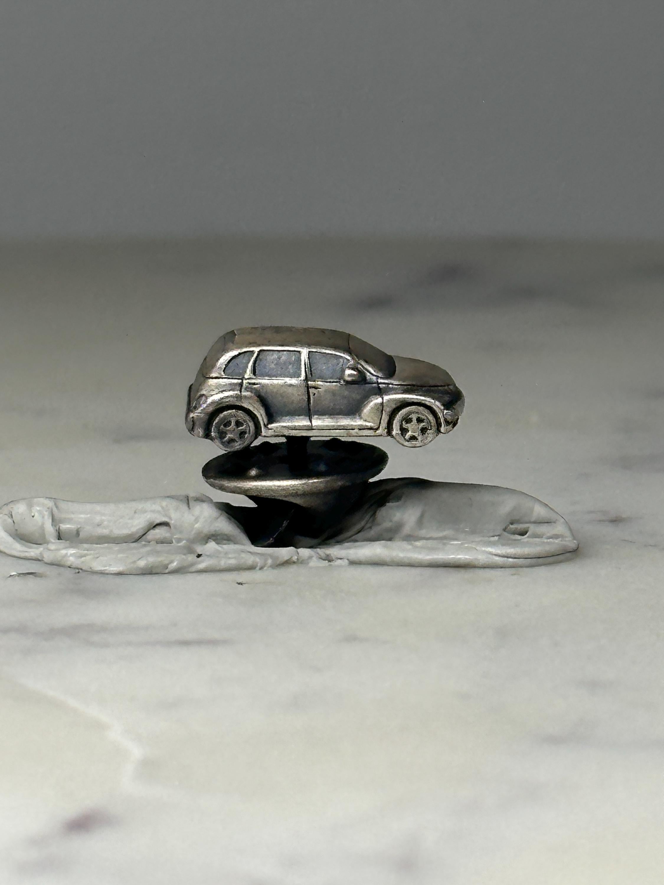 SUV Car Lapel Pin: Silver Tone 3D - Modern Automotive Accessory