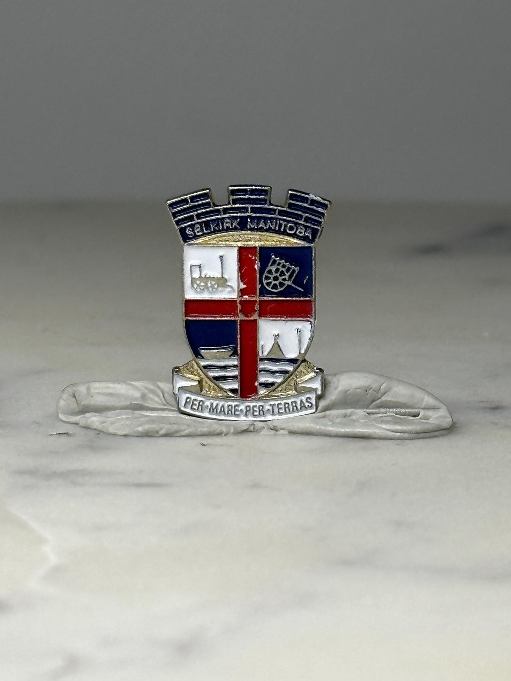 Selkirk Manitoba Crest Pin: Enamel Shield - Canada Souvenir