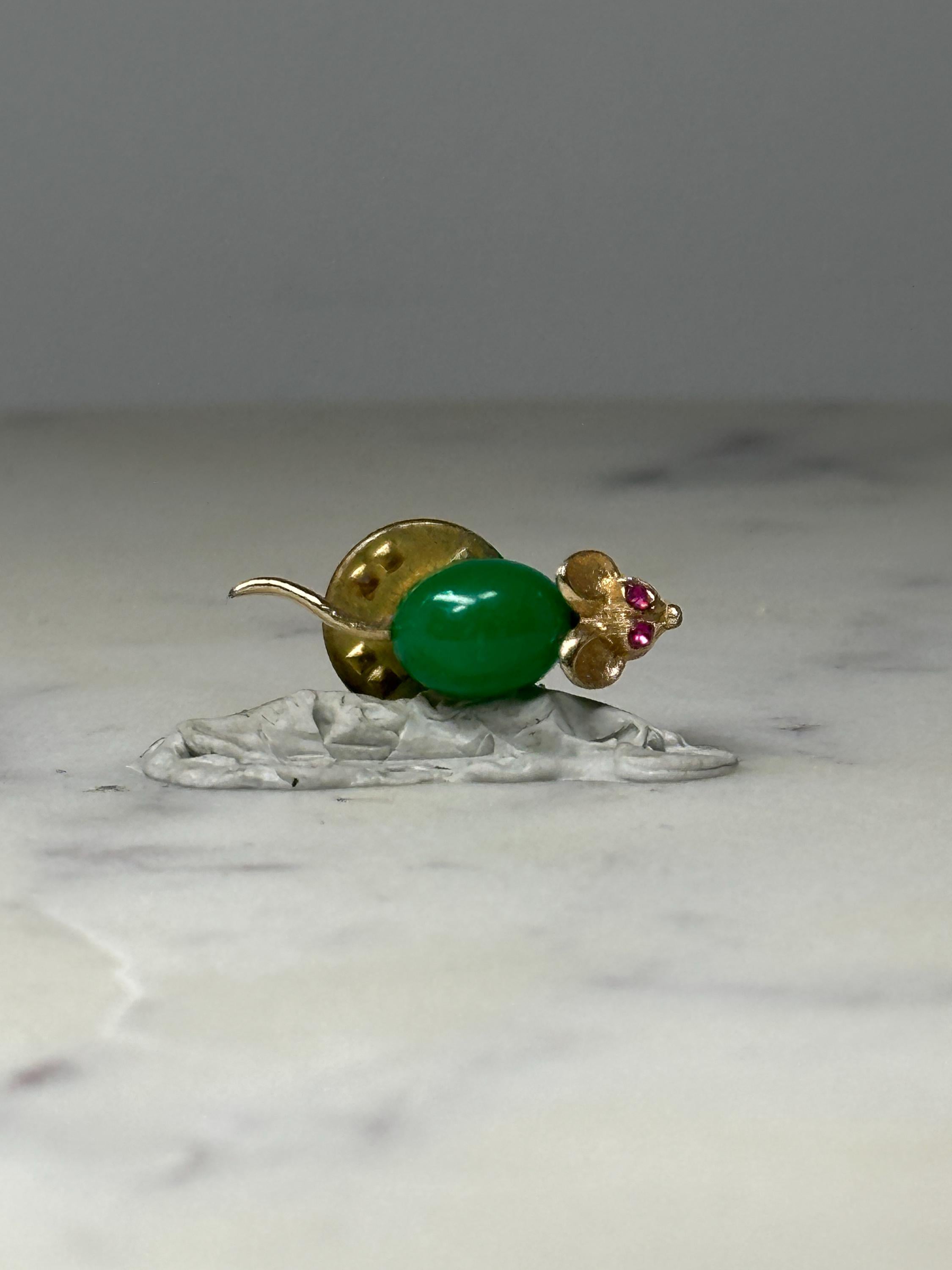 Green Stone Mouse Pin: Gold Tone Rhinestone - Vintage Animal