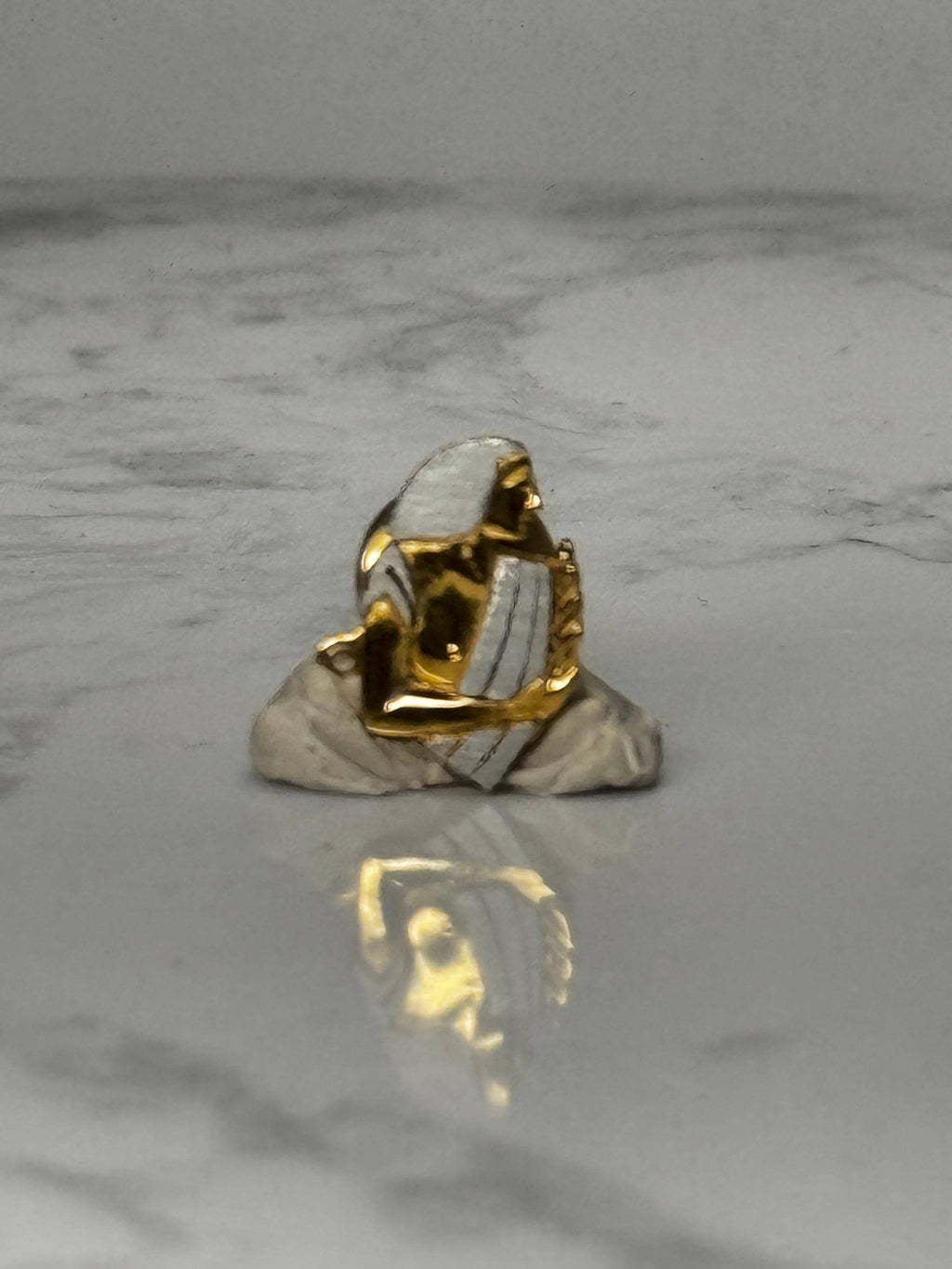 Vintage Egyptian Revival Woman Lapel Pin: Gold Tone Cleopatra Style Brooch – Art Deco Inspired Female Bust