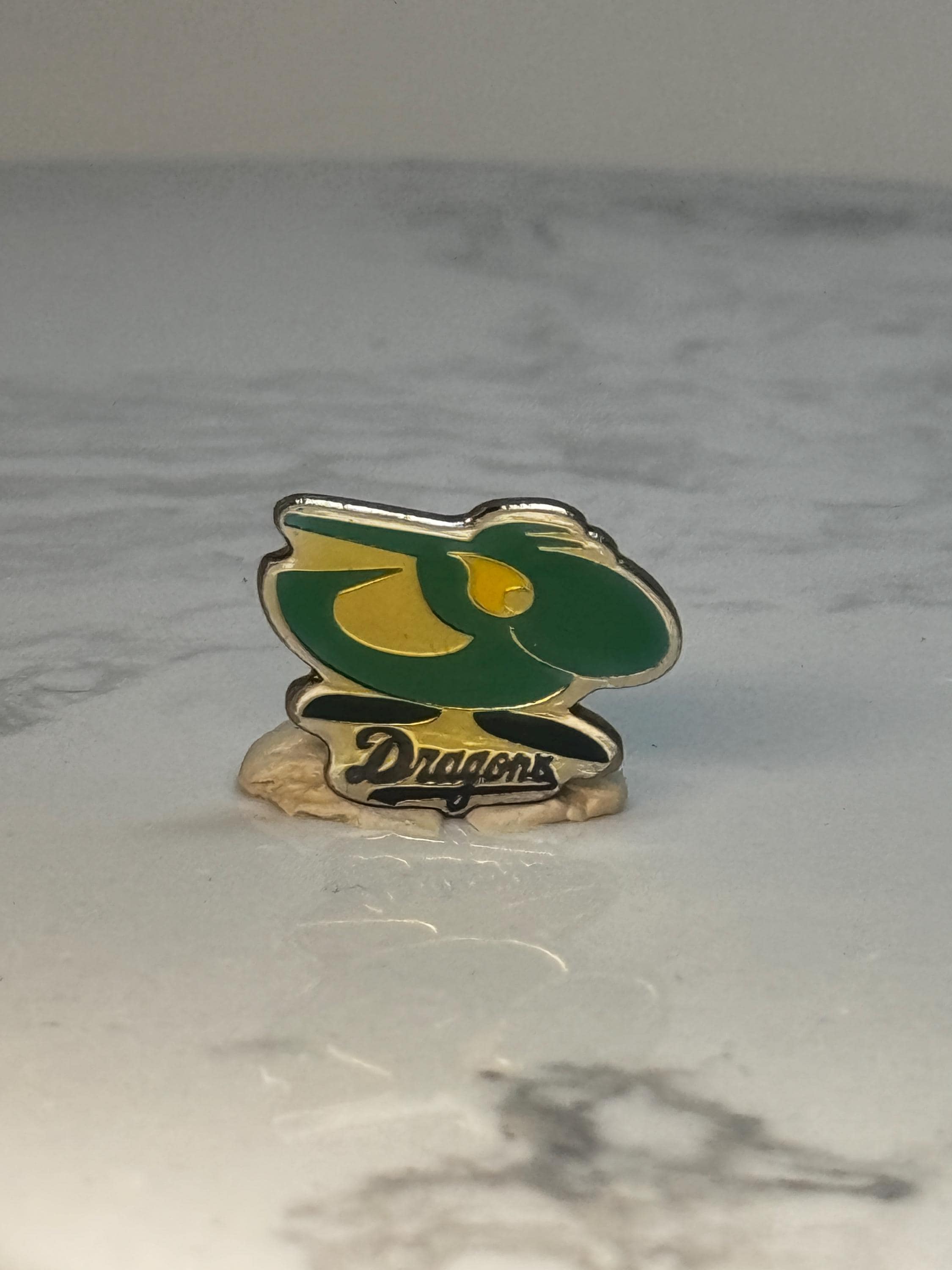 Vintage Dragons Enamel Lapel Pin: Japanese Baseball Team Pin – Chunichi Dragons Style Sports Collectible