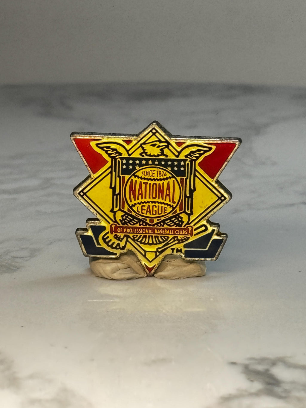 National League Baseball Lapel Pin: Gold Enamel - MLB Sports