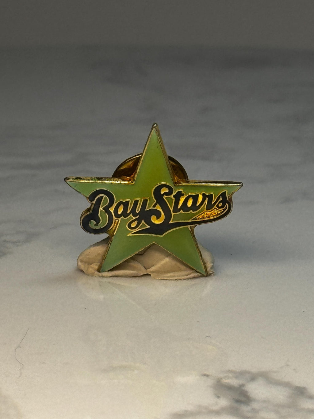 Yokohama BayStars Lapel Pin: Japanese NPB Baseball Vintage Team Logo – BayStars Star Enamel Pin
