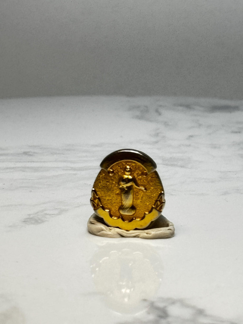 Vintage Gold Tone Lady Liberty Pin: Relief Design - Patriotic Accessory