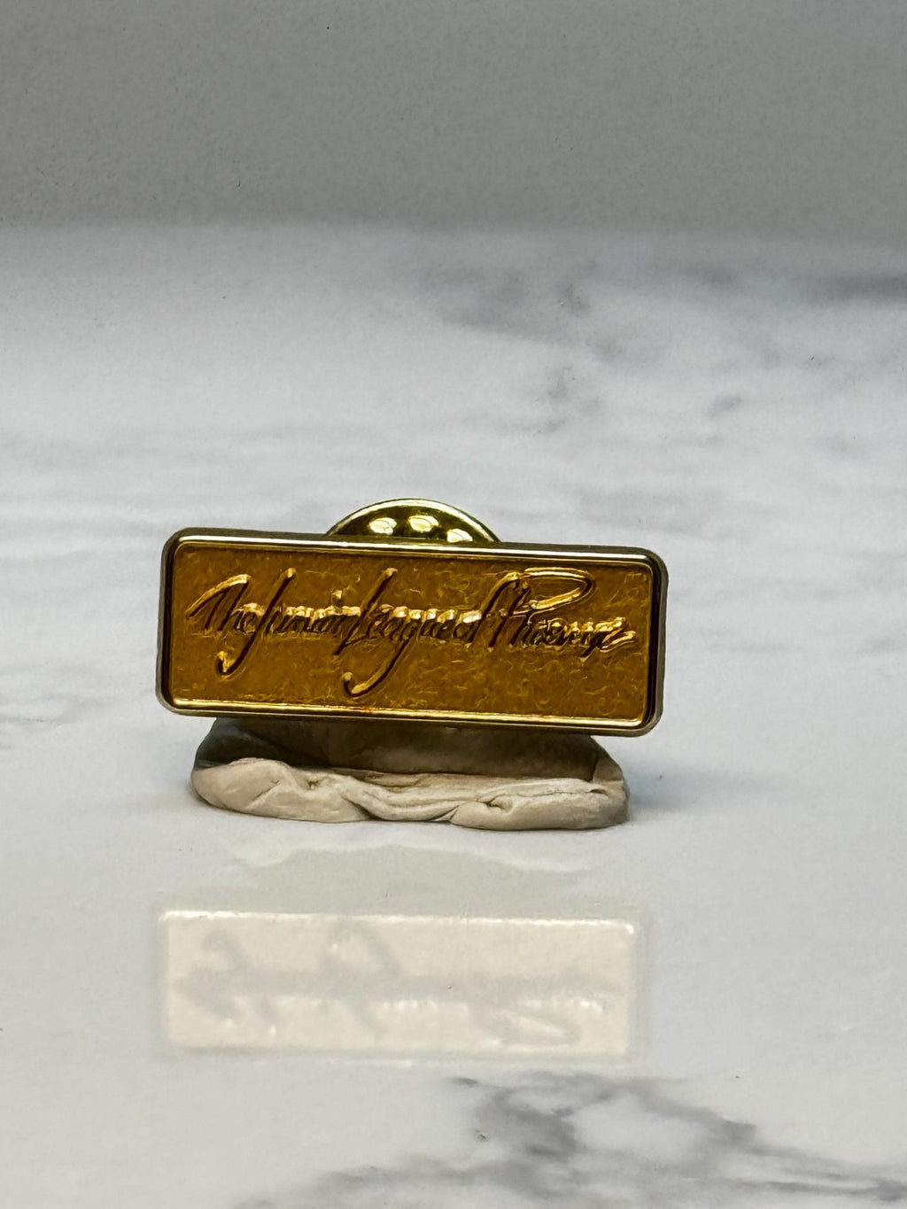 Vintage The Junior League of Phoenix Lapel Pin: Gold Tone Name Bar – Women’s Civic Organization Brooch