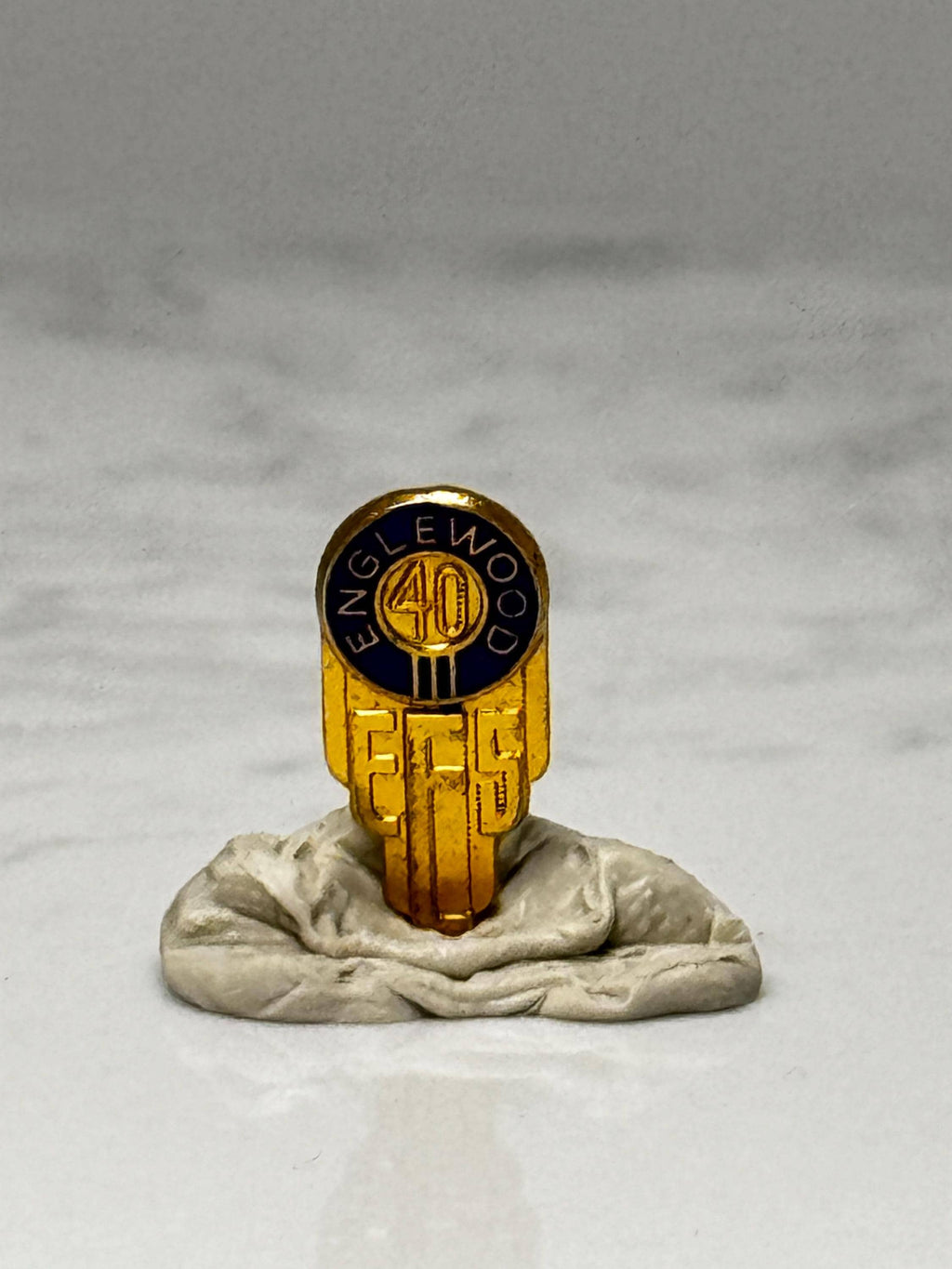 Vintage 1940 Englewood Elementary School Graduation Pin: EES Gold Tone Enamel – California School Memorabilia