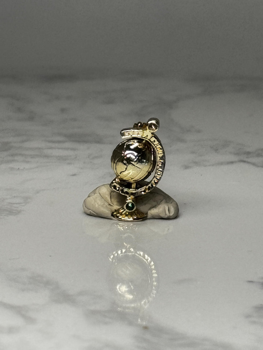Globe World Travel Lapel Pin: Gold Tone - Vintage Travel Accessory