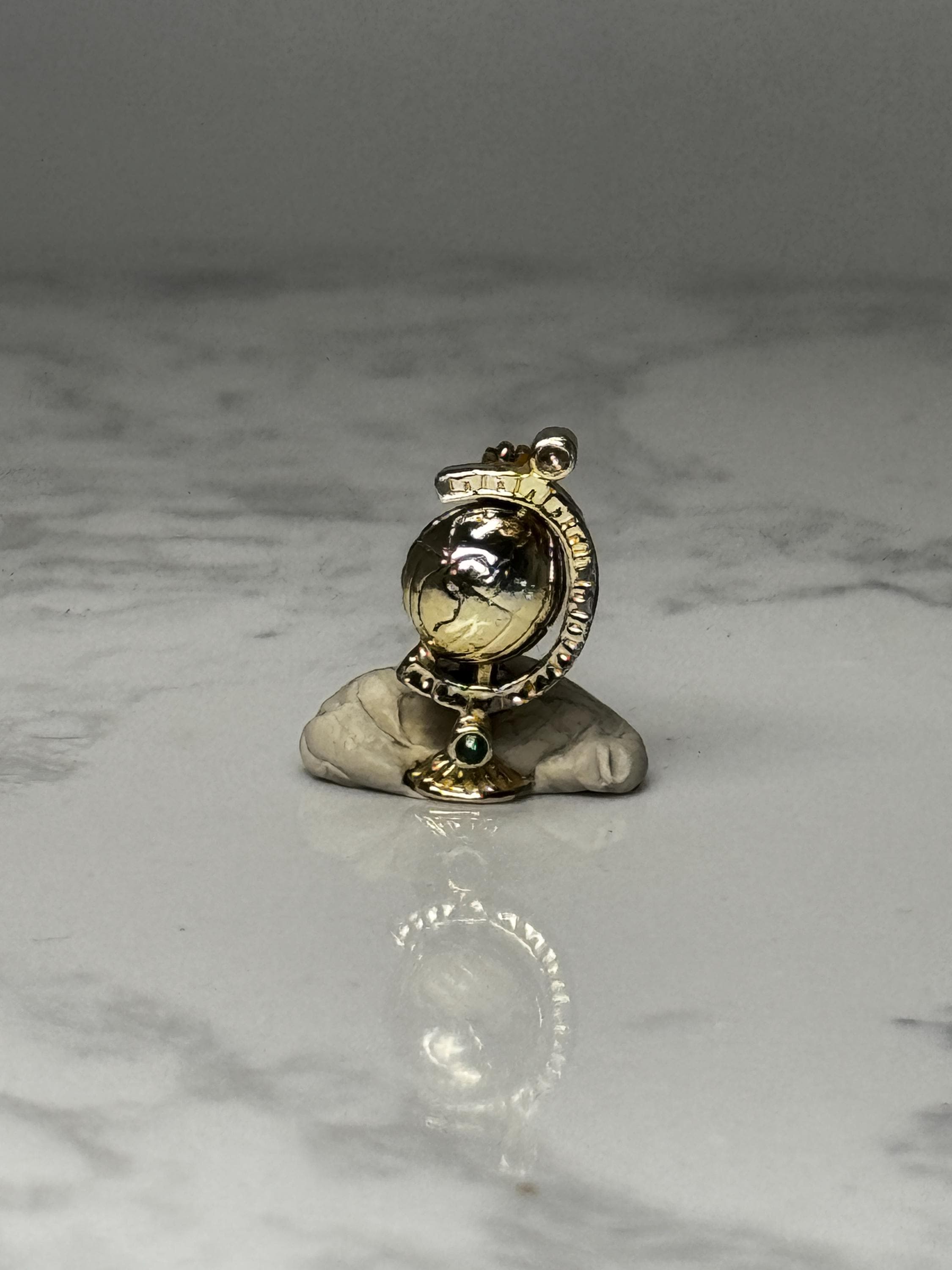 Globe World Travel Lapel Pin: Gold Tone - Vintage Travel Accessory