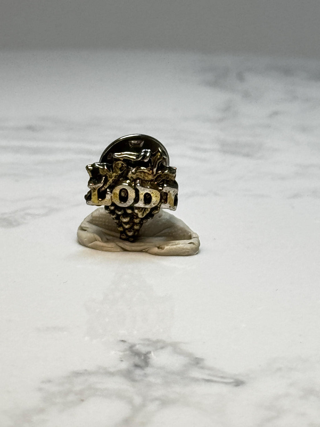 Vintage Lodi California Grape Festival Lapel Pin: Gold Tone Wine Country Souvenir Brooch – Harvest Fair Memorabilia