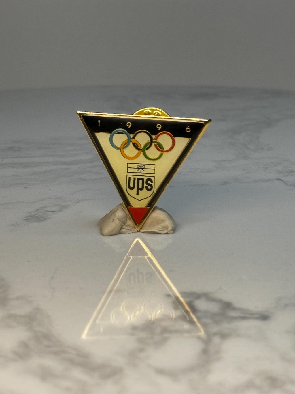 1996 Atlanta Olympics UPS Sponsor Pin: Gold Tone Enamel - Sports Souvenir Accessory
