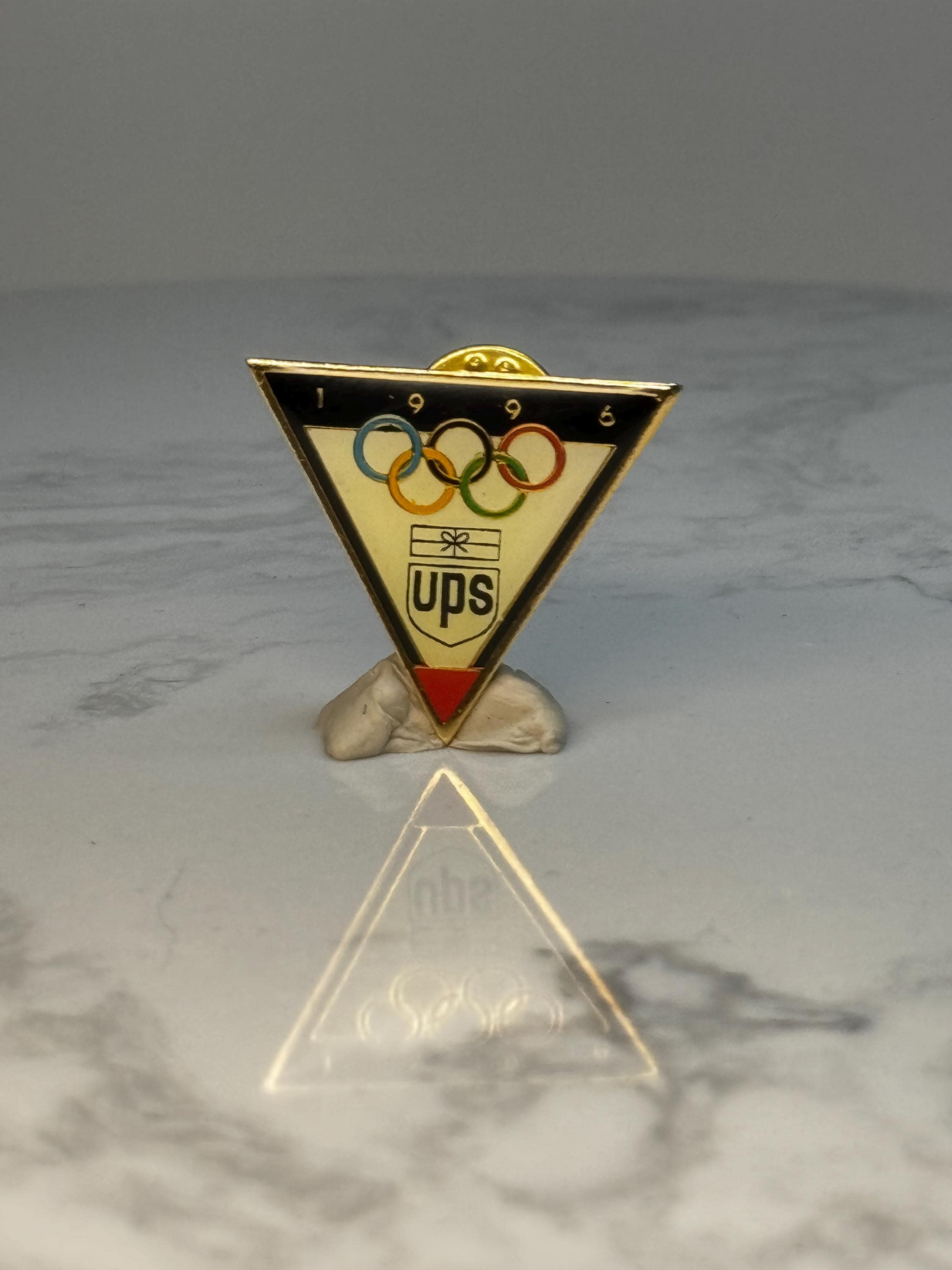 1996 Atlanta Olympics UPS Sponsor Pin: Gold Tone Enamel - Sports Souvenir Accessory
