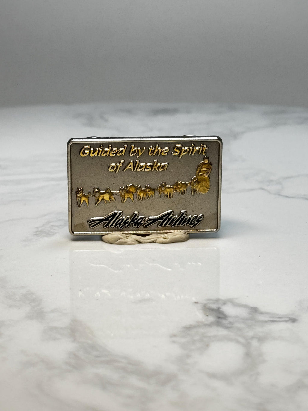 Alaska Airlines Souvenir Pin: Gold Tone Sled Dogs - Travel Accessory