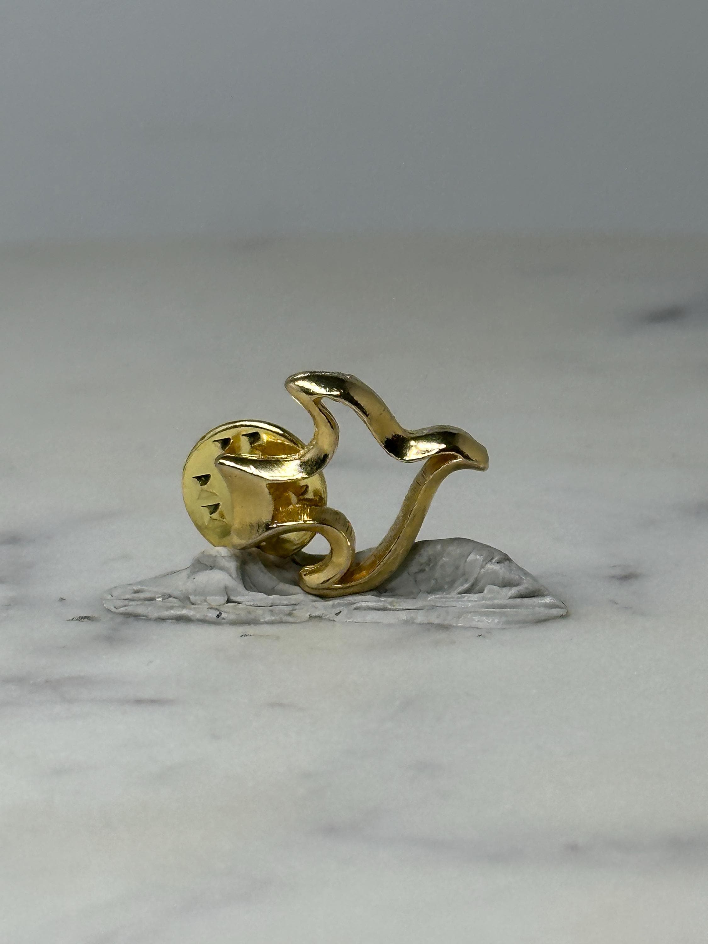 Vintage Christian Dove Lapel Pin, Holy Spirit Religious Symbol Pin, Gold Tone Church Faith Jewelry